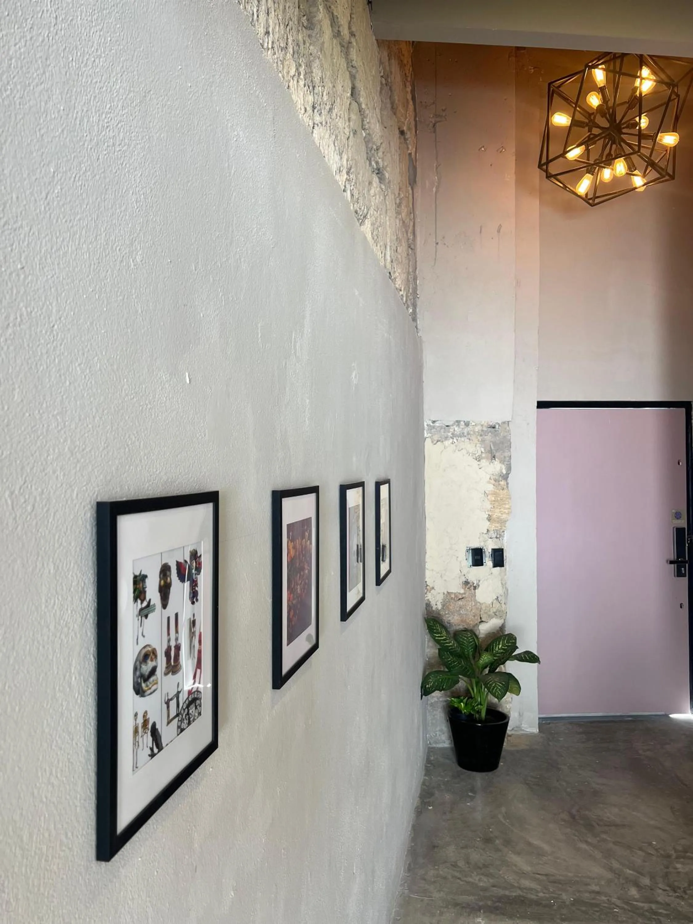 Decorative detail in Adhoc Barrio Antiguo