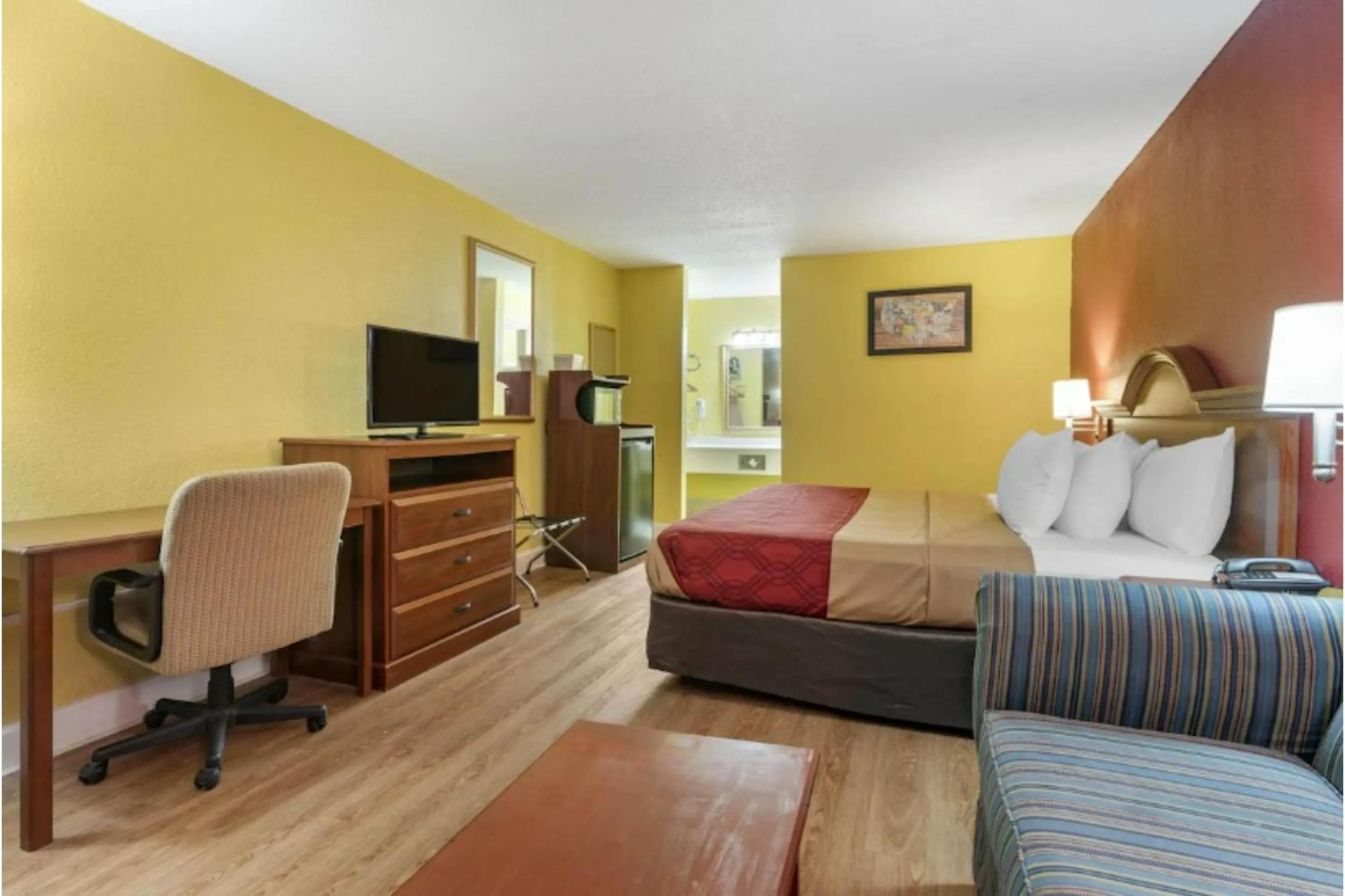 Bedroom in Travelers Inn Douglas By OYO US-441