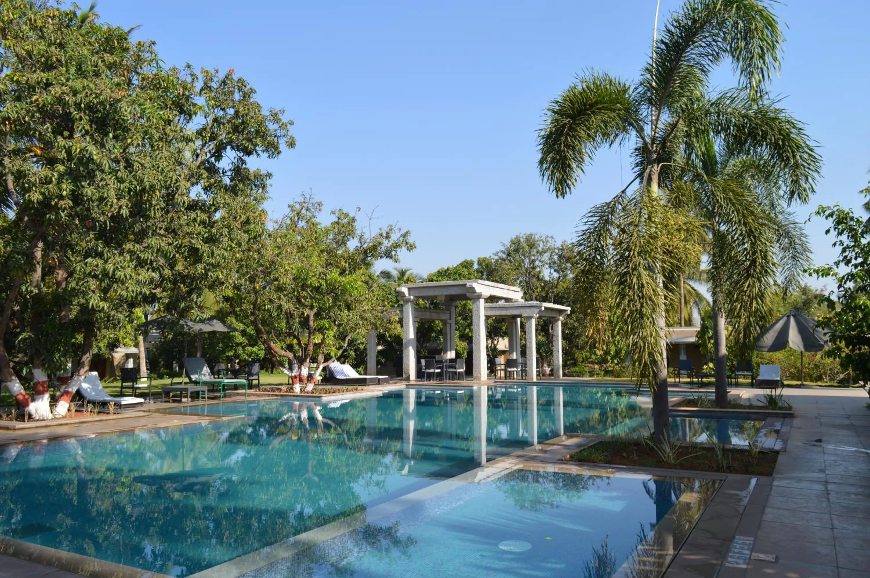 Swimming pool in Heritage Resort Hampi