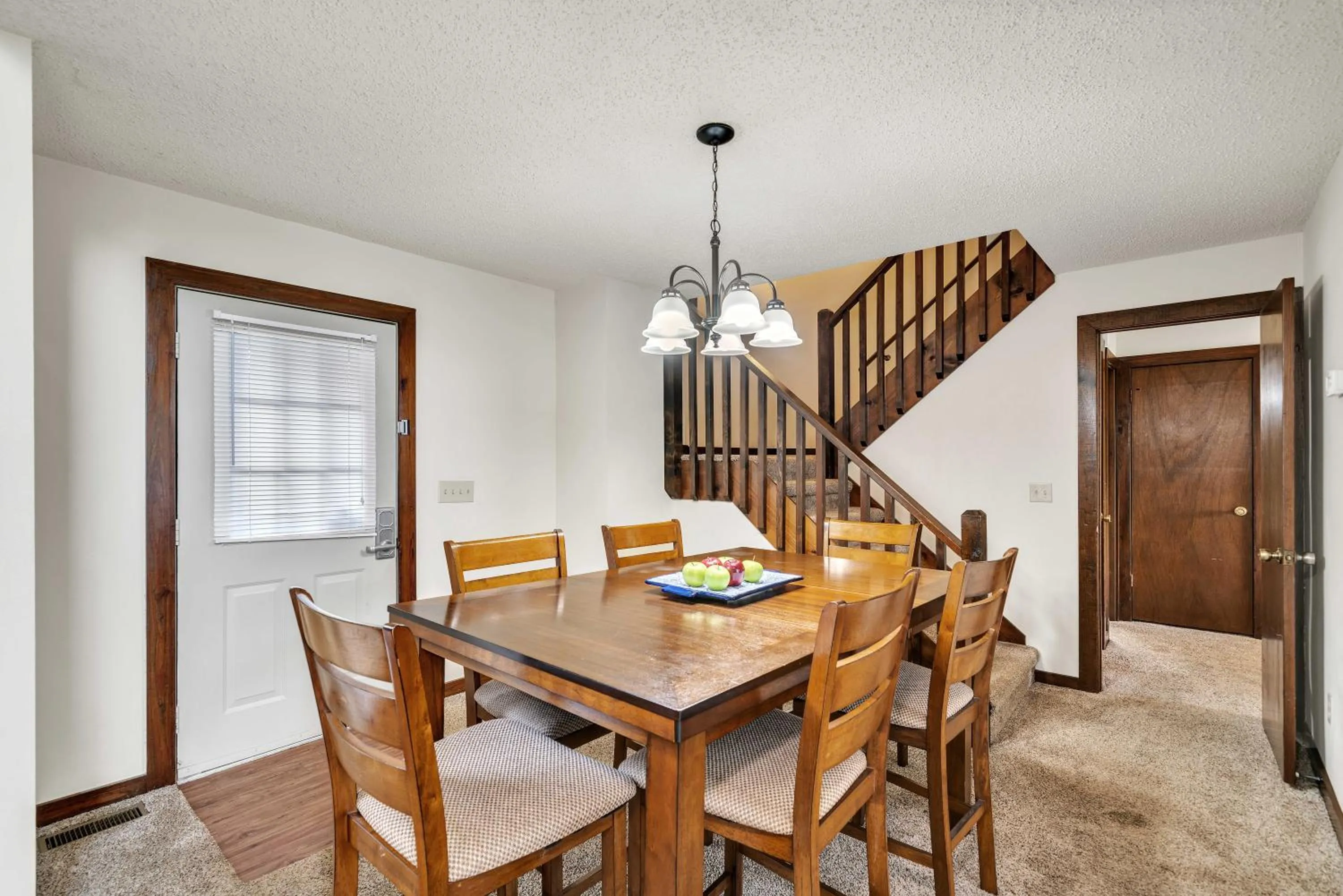 Dining area in Coosawattee River Resort