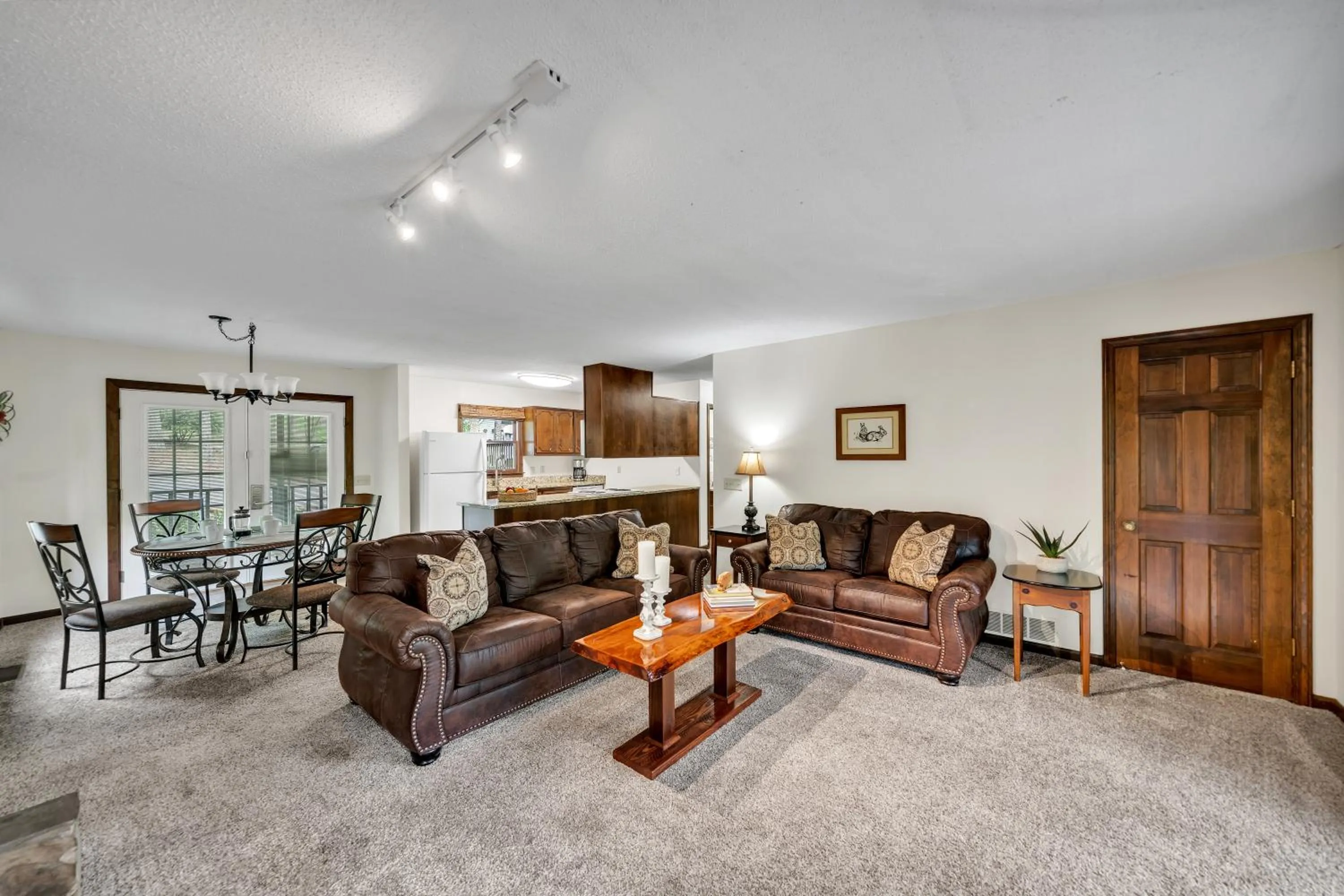 Kitchen or kitchenette in Coosawattee River Resort