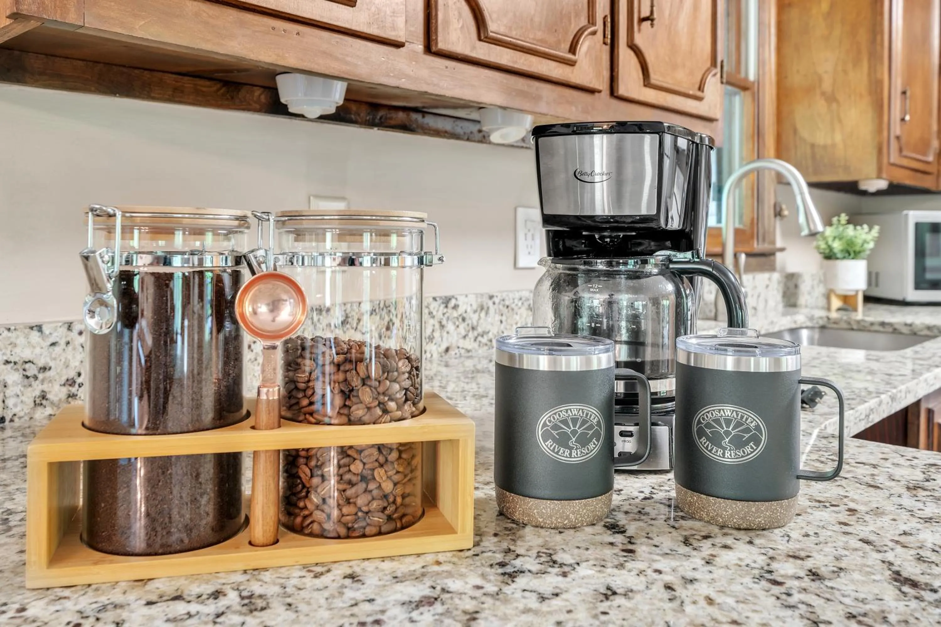 Coffee/tea facilities in Coosawattee River Resort