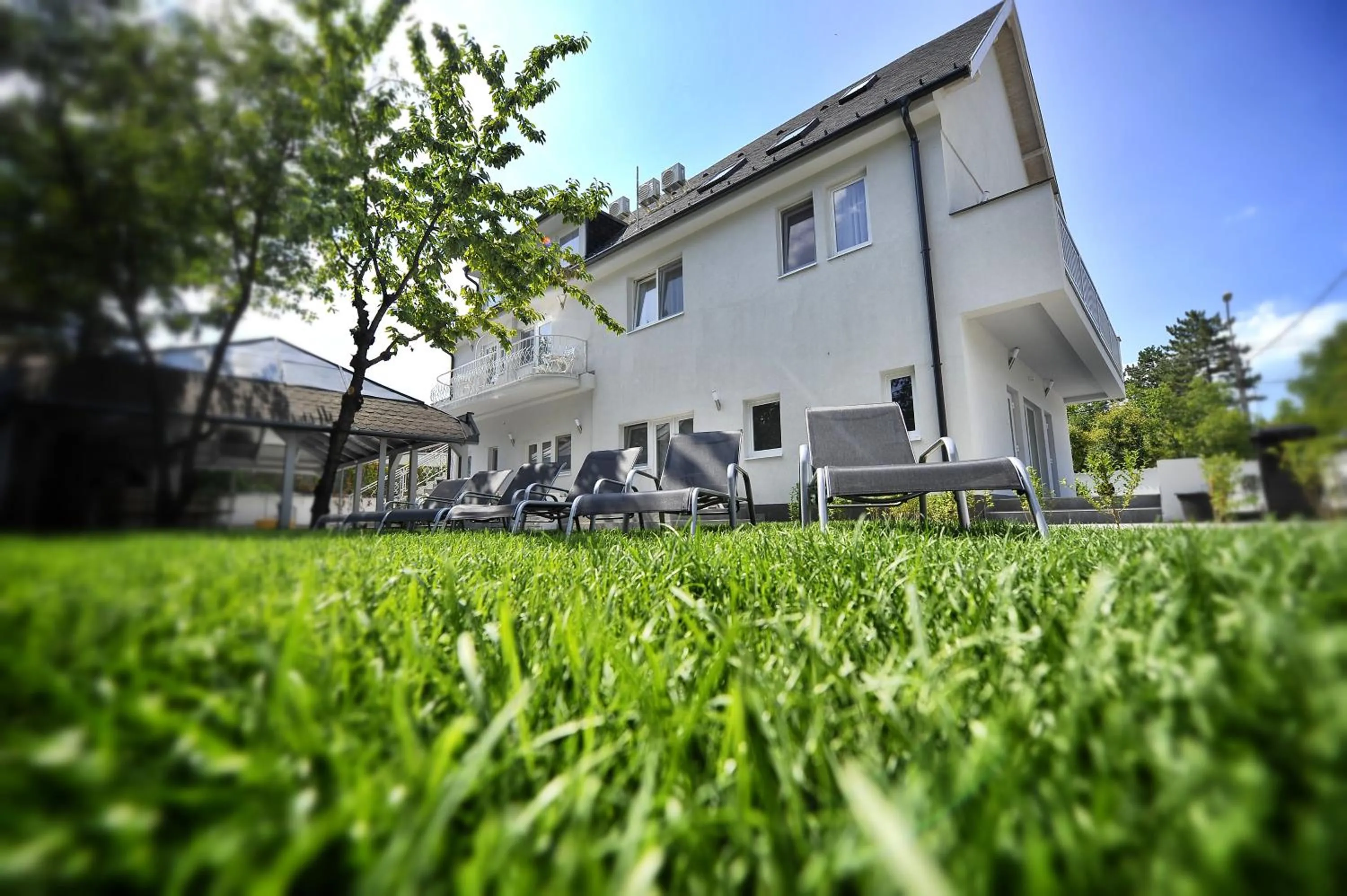 Garden view in Villa Oliver 1 Siófok