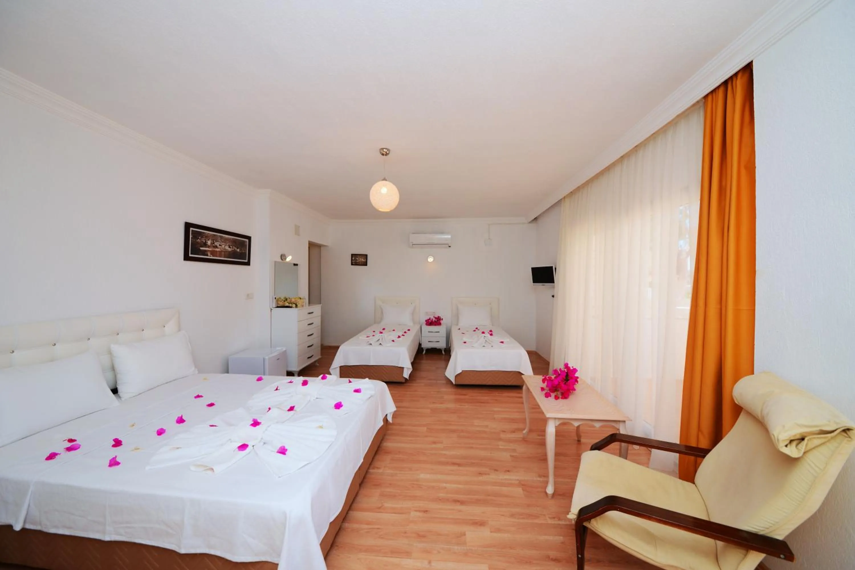 Photo of the whole room, Bed in Neruda Hotel