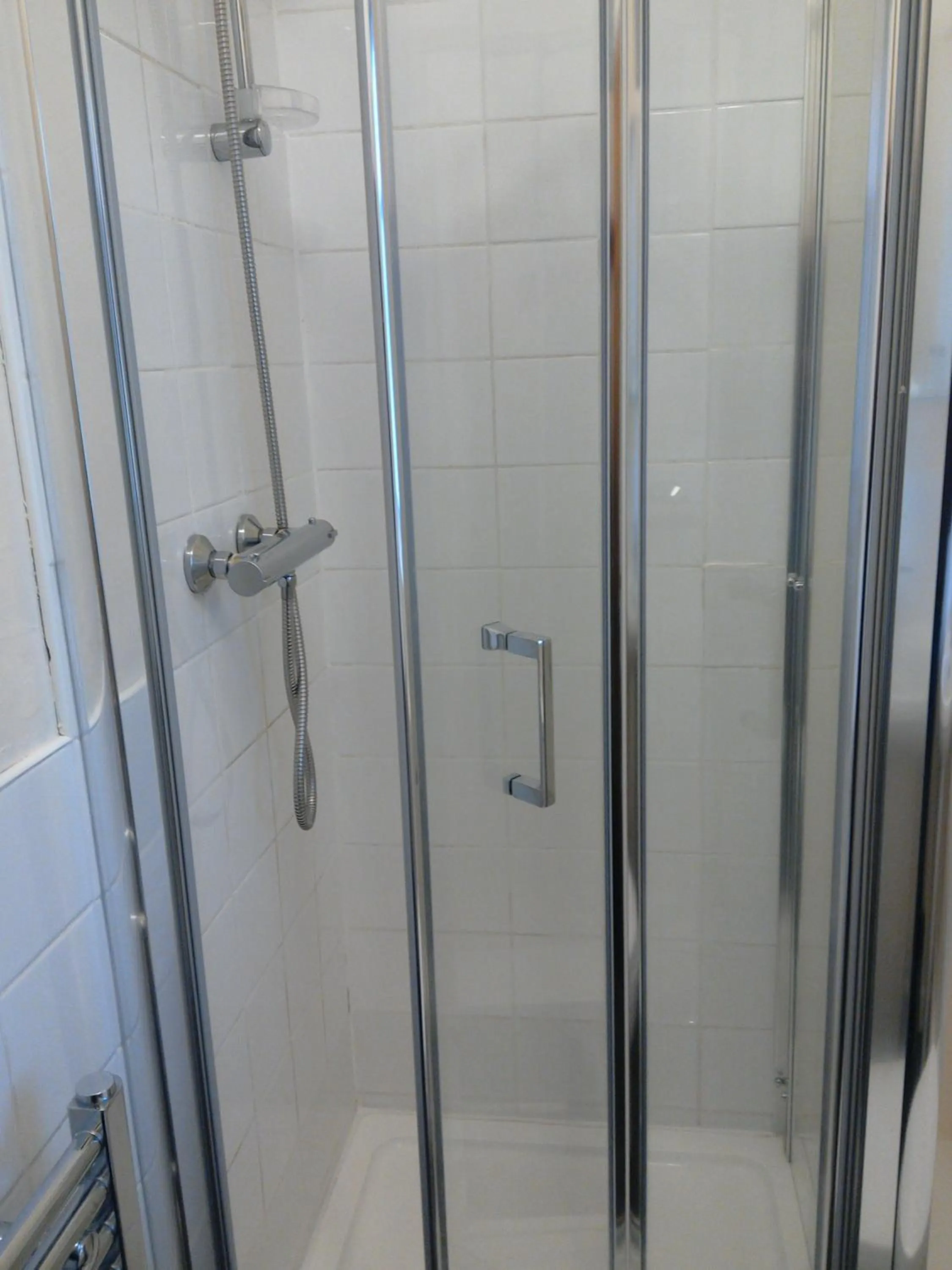 Bathroom in Old Coach House At The Golden Lion