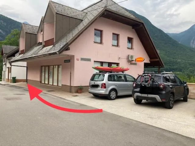 Apartments Kravanja