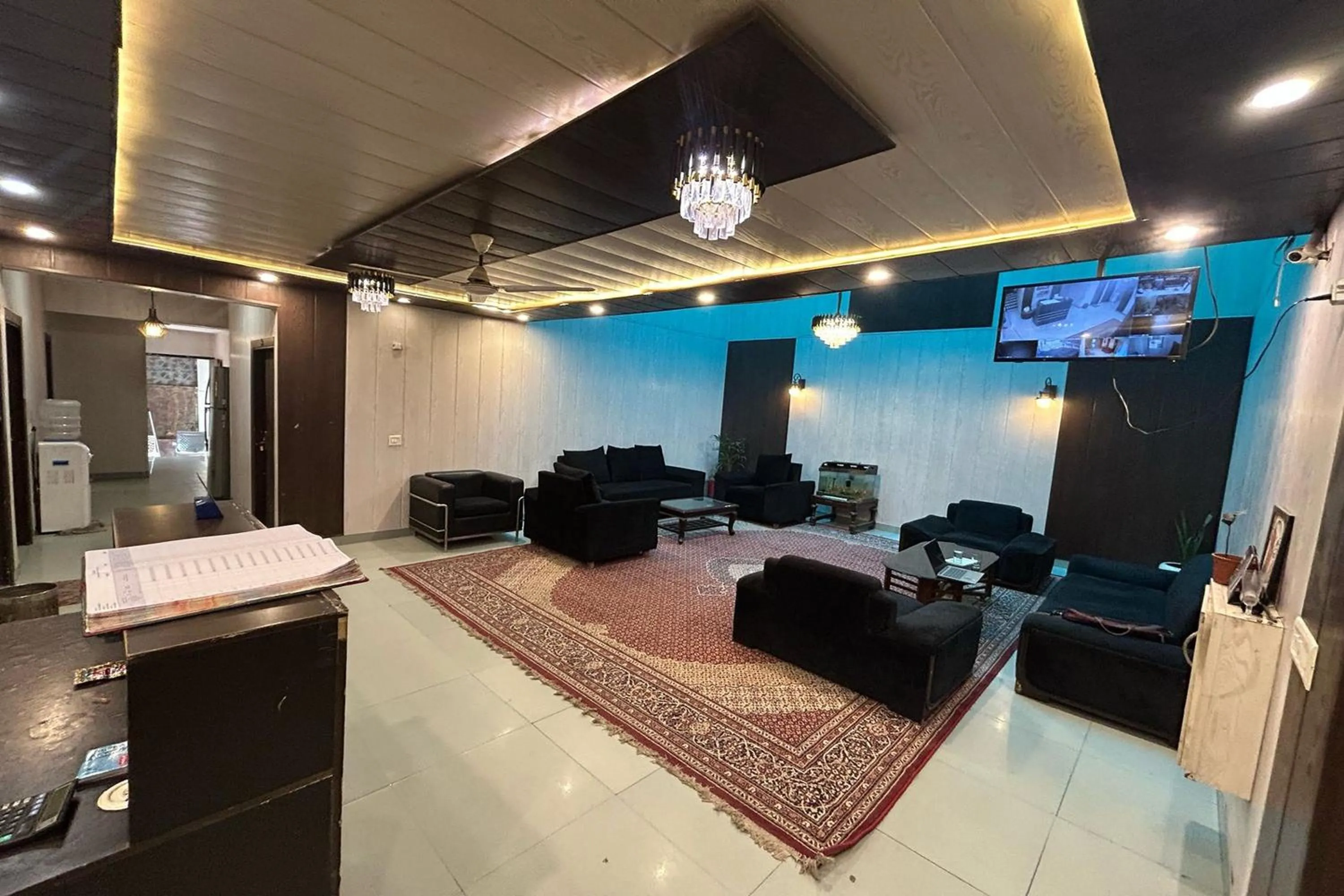 Hotel B K House