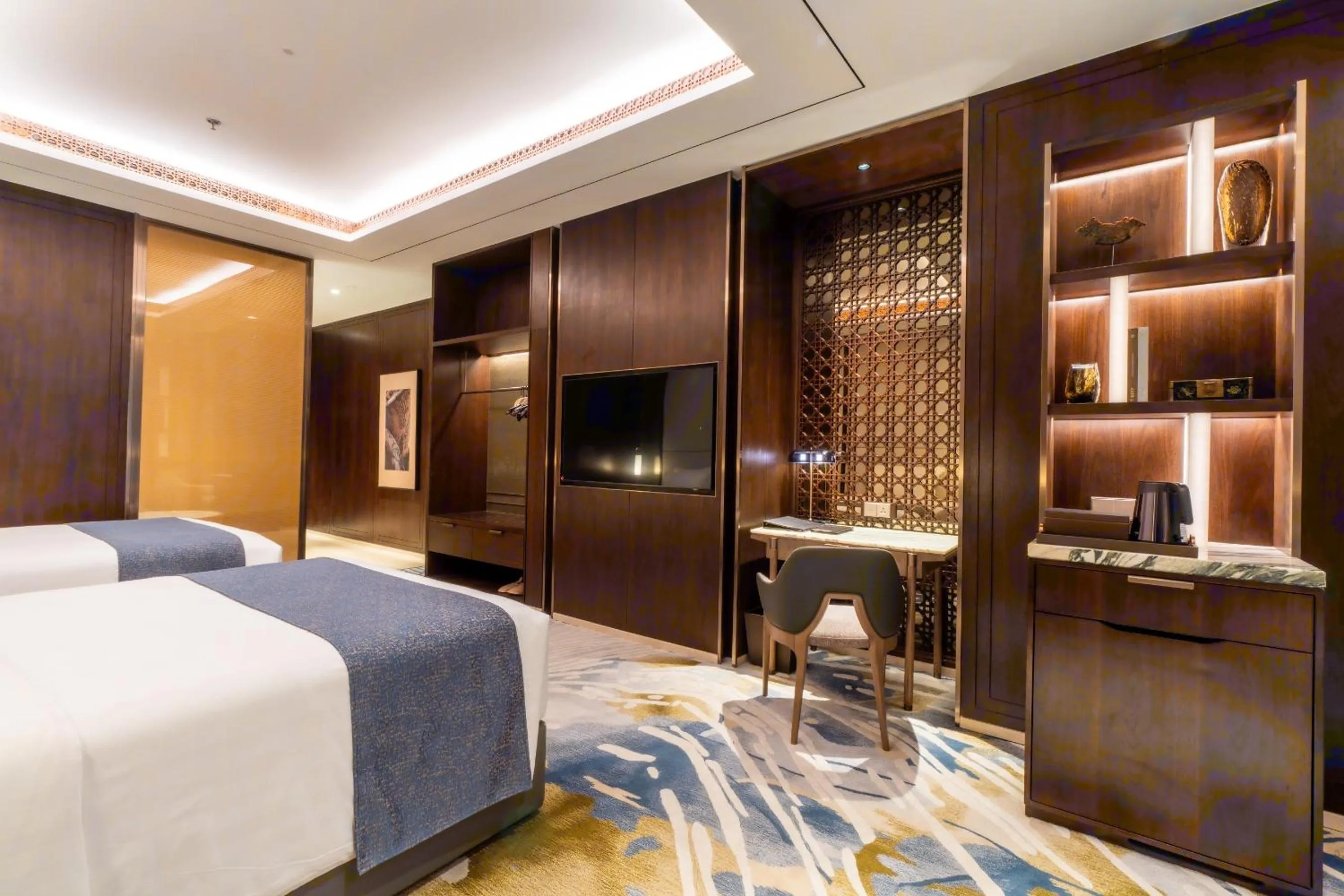 Guests, Bed in Arjuna Solitaire Hotel