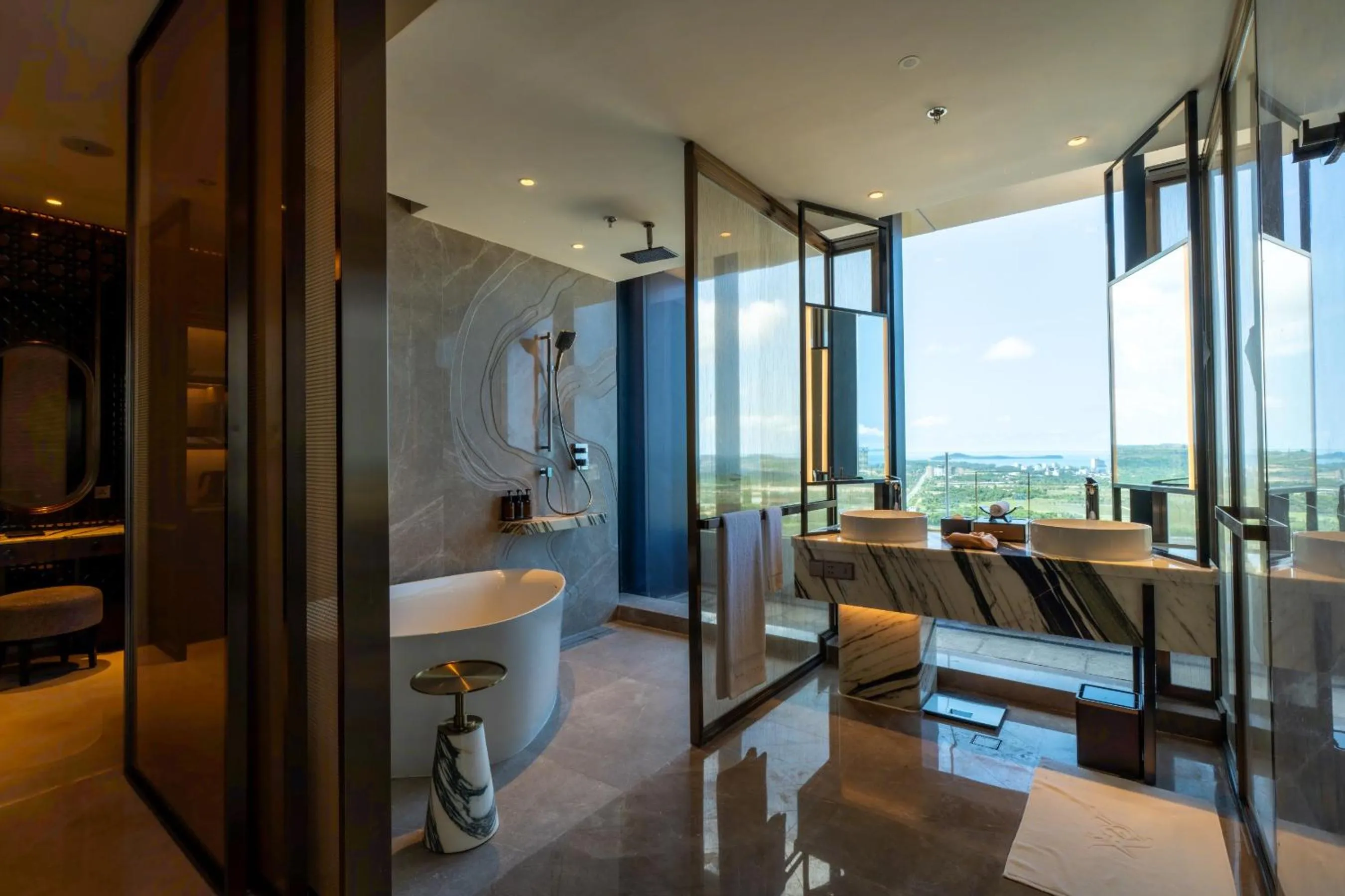 Bathroom in Arjuna Solitaire Hotel