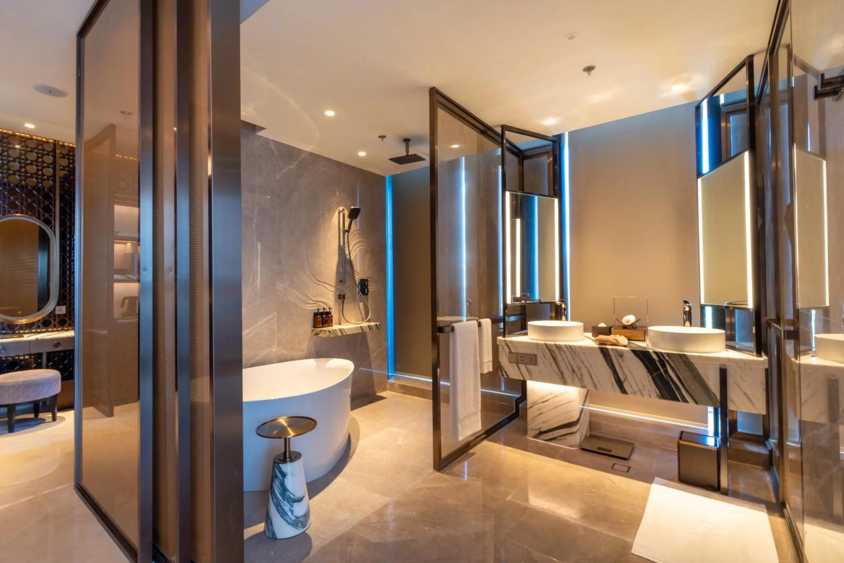 Bathroom in Arjuna Solitaire Hotel