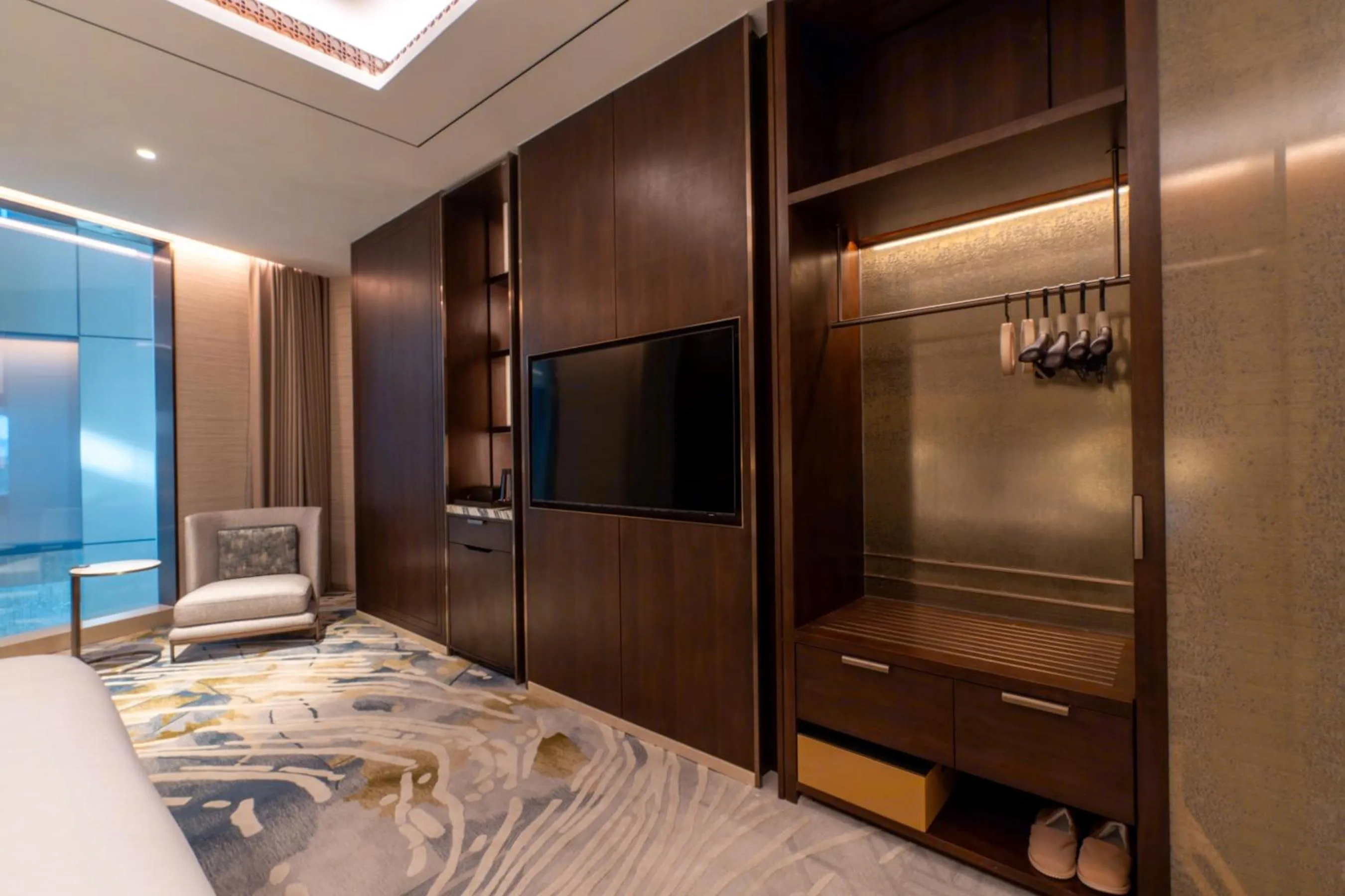 Guests, Bed in Arjuna Solitaire Hotel