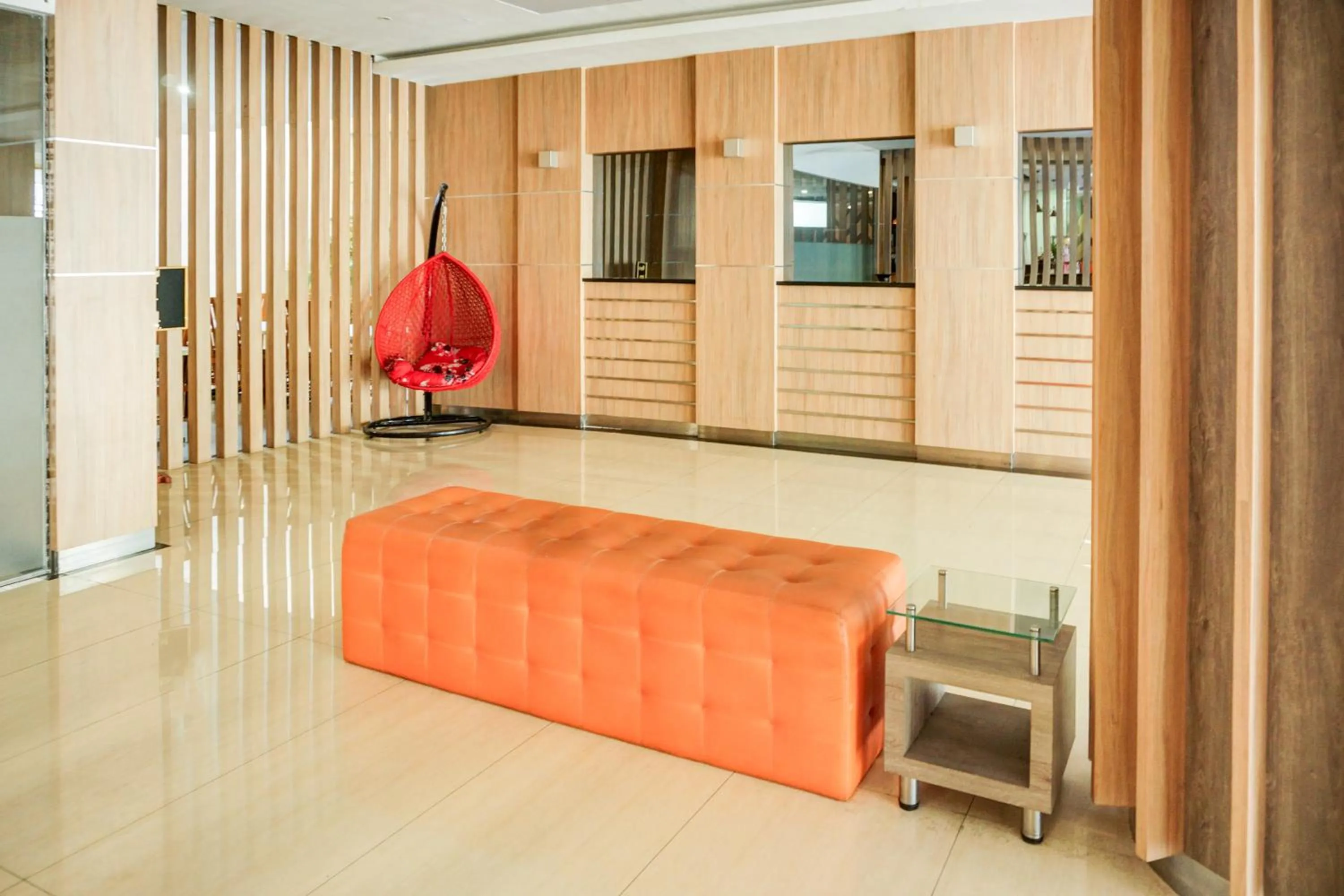 Lobby or reception in Townhouse Oak Palembang near Palembang Golf Club formerly KR Hotel