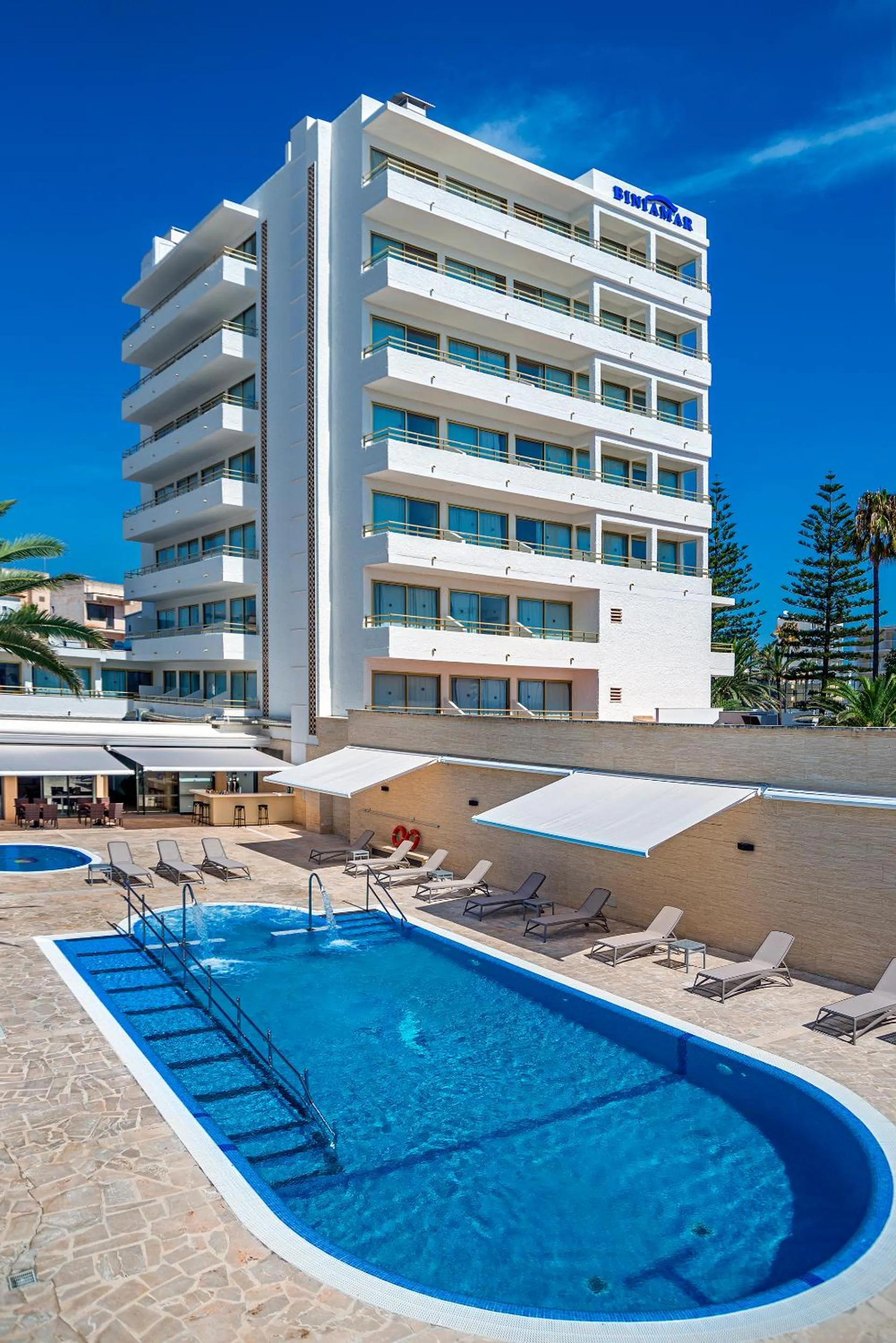 Facade/entrance in Hotel Biniamar