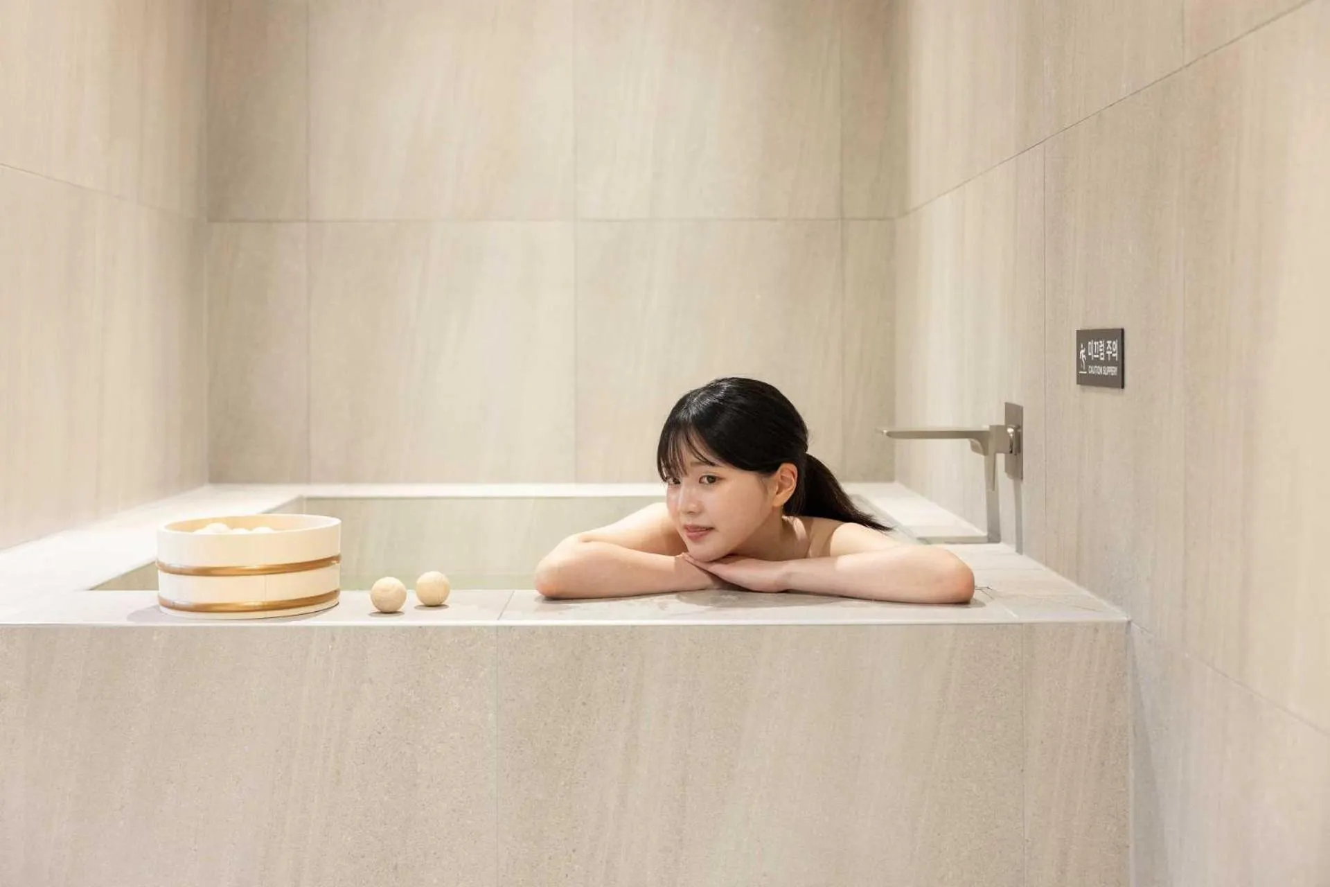 Signature Twin Room with Spa & Sauna in Anook Hotel and Spa Daejeon Yuseong