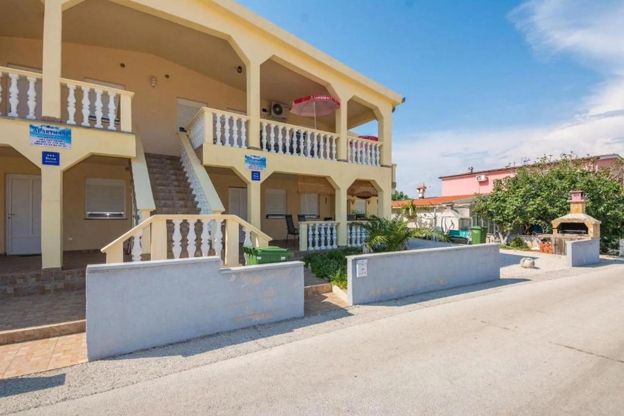 Property building in Apartments Delic-Pejic