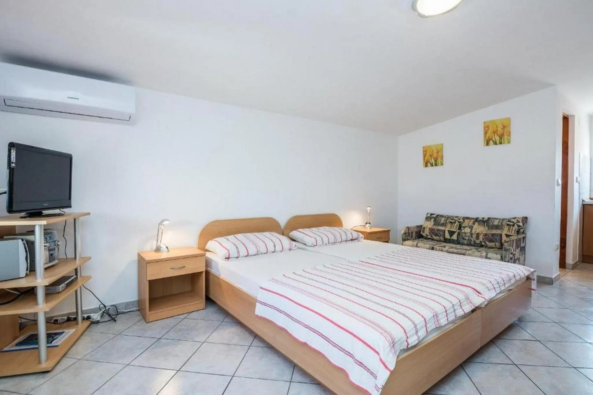 Bed in Apartments Delic-Pejic
