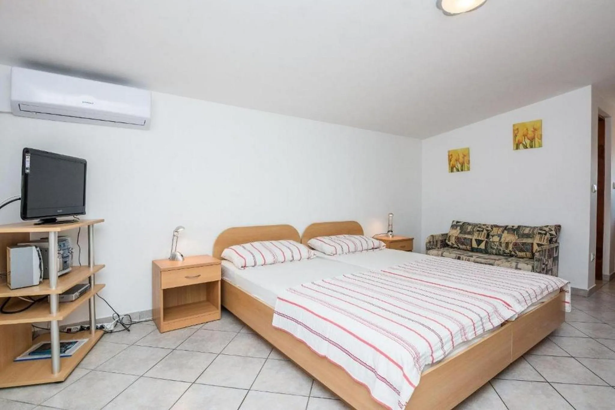 Bed in Apartments Delic-Pejic