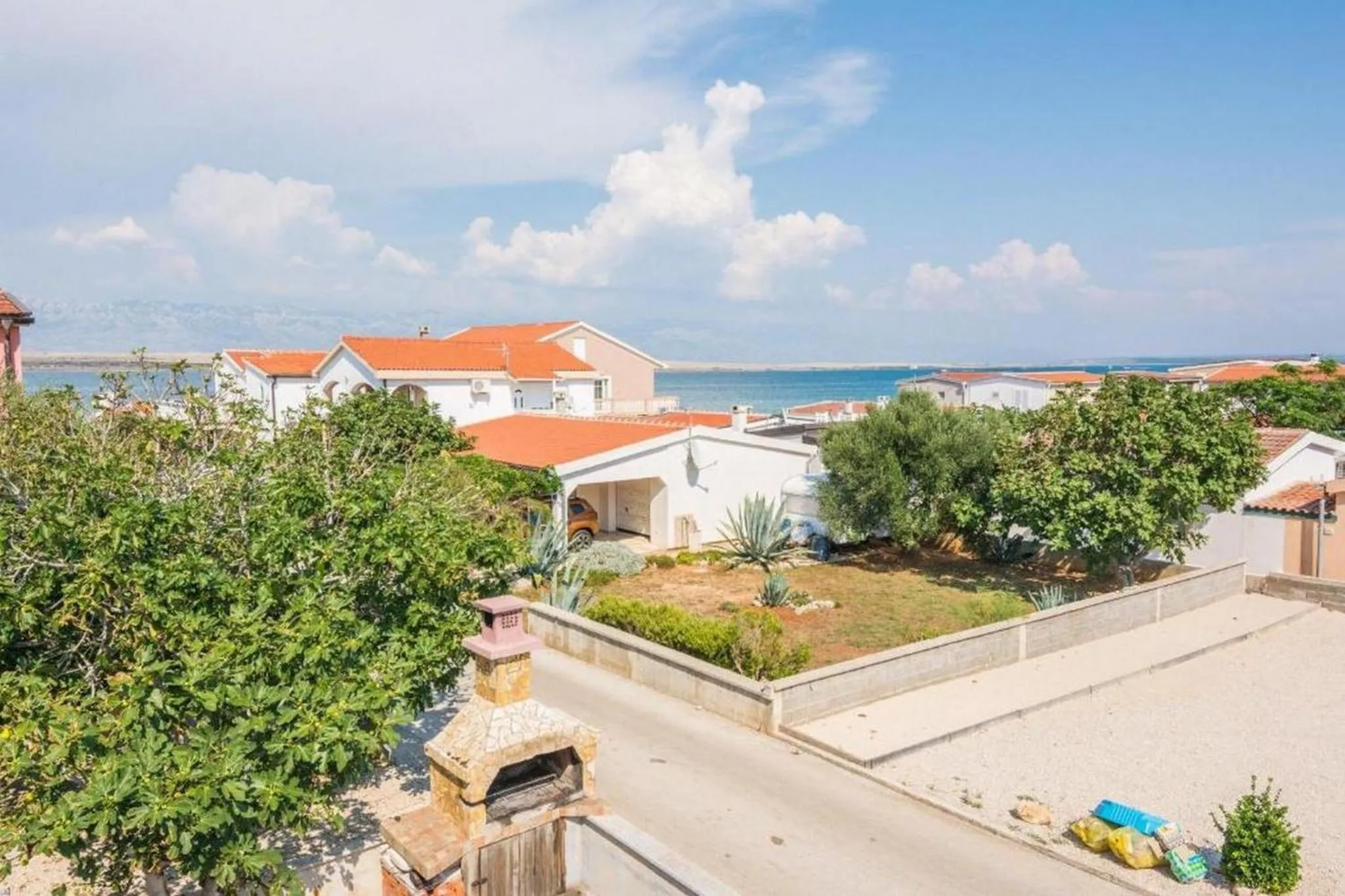 Property building in Apartments Delic-Pejic
