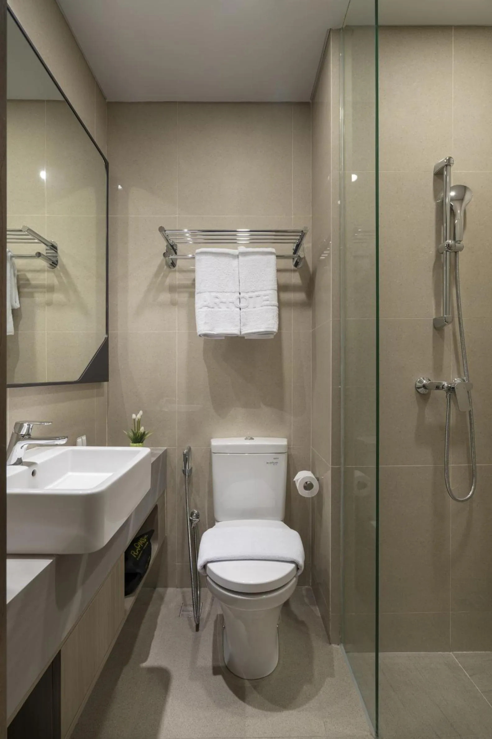 Bathroom in ROOMS INC Sudirman Jakarta
