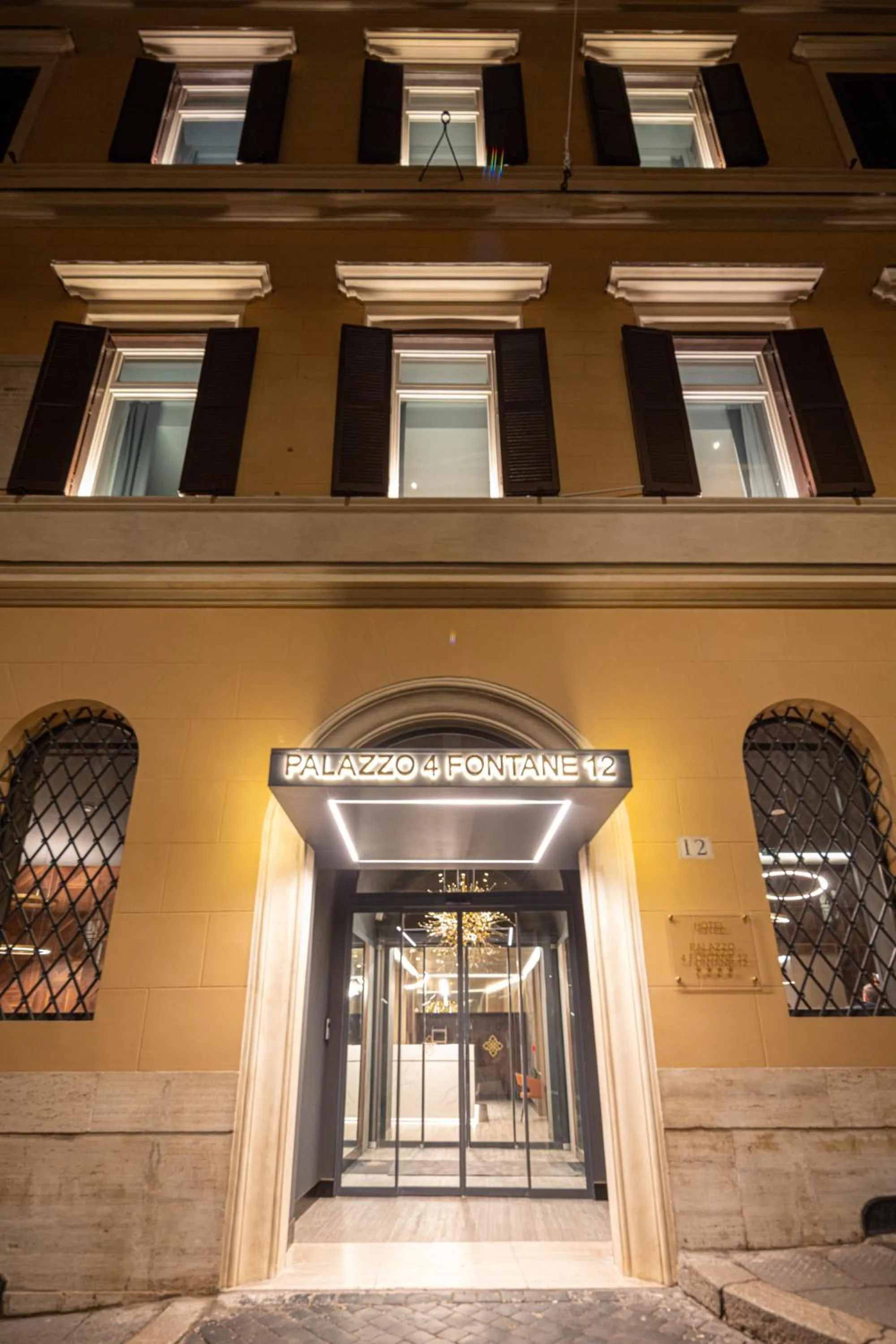 Property building in Palazzo 4 Fontane 12