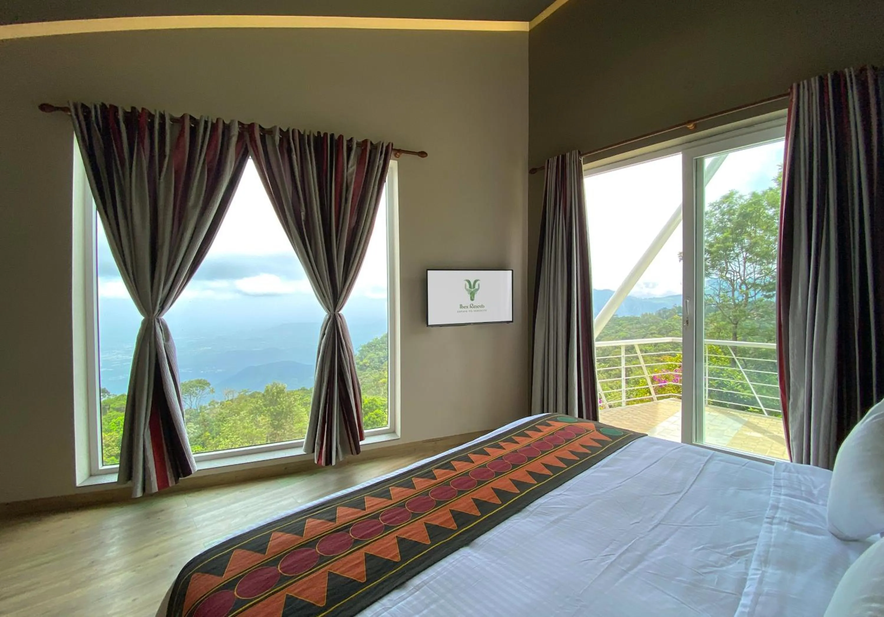 Natural landscape, Bed in Ibex Resorts, Coonoor - Tapas