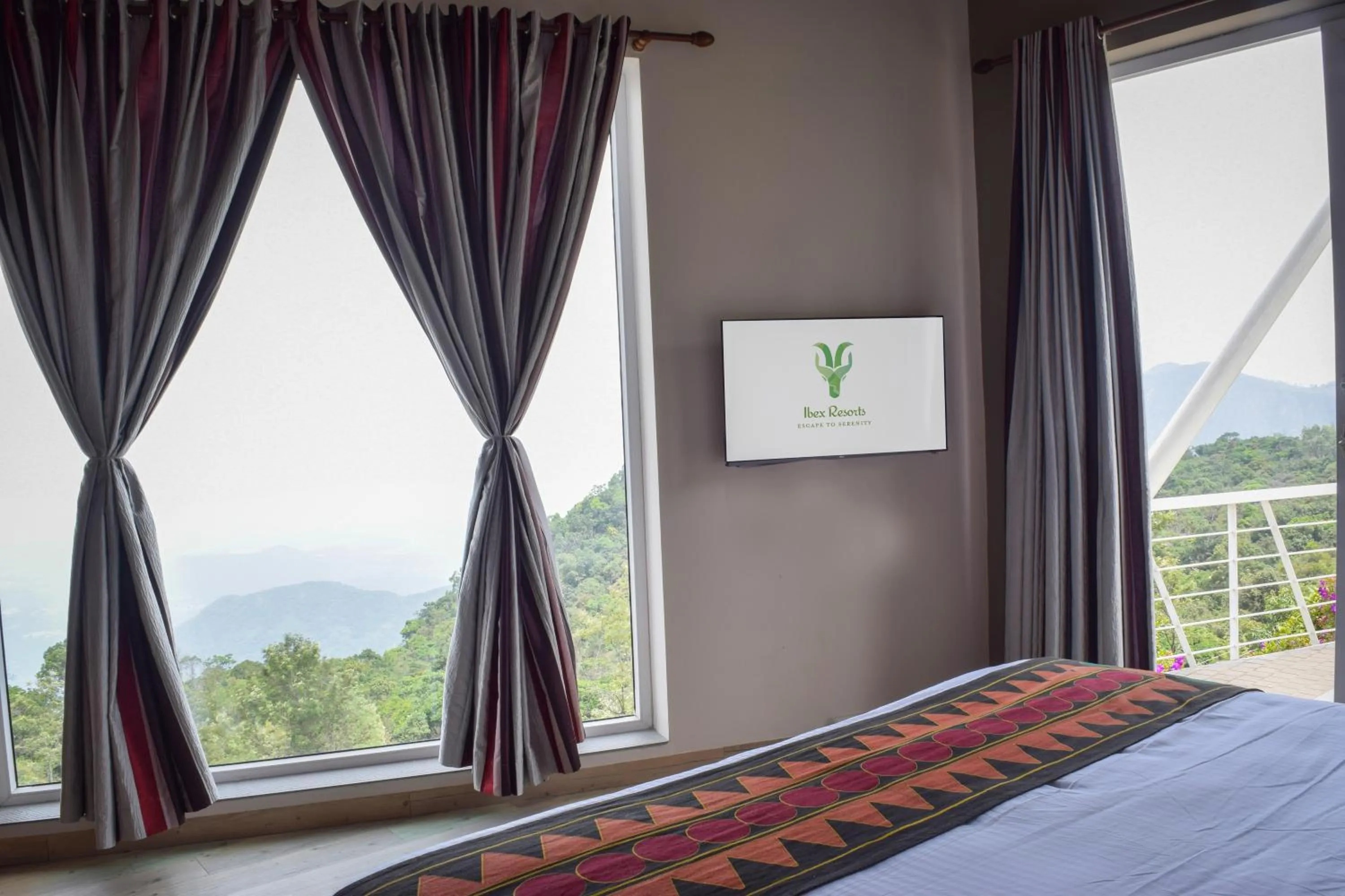 Natural landscape, Bed in Ibex Resorts, Coonoor - Tapas