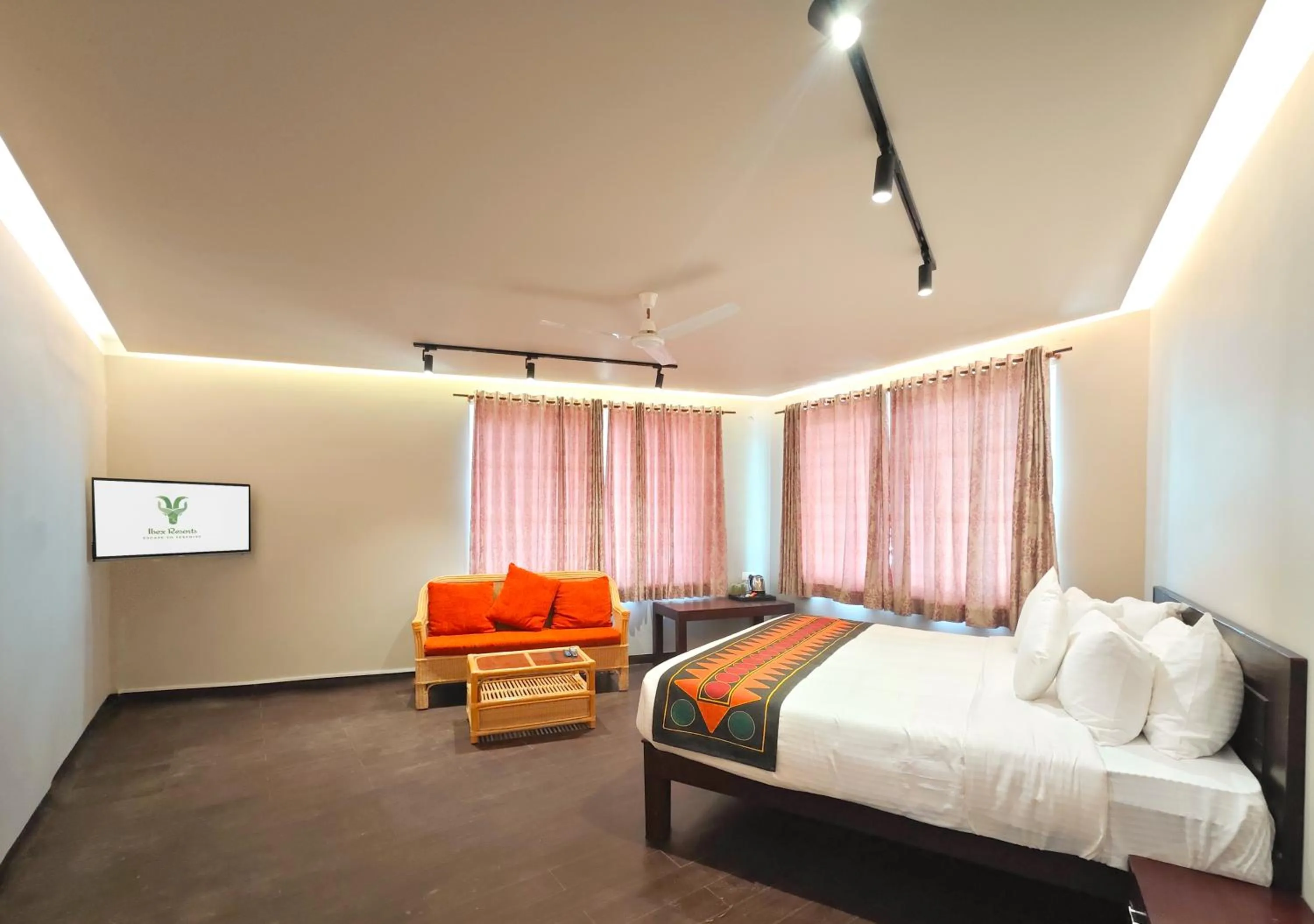 TV and multimedia, Bed in Ibex Resorts, Coonoor - Tapas