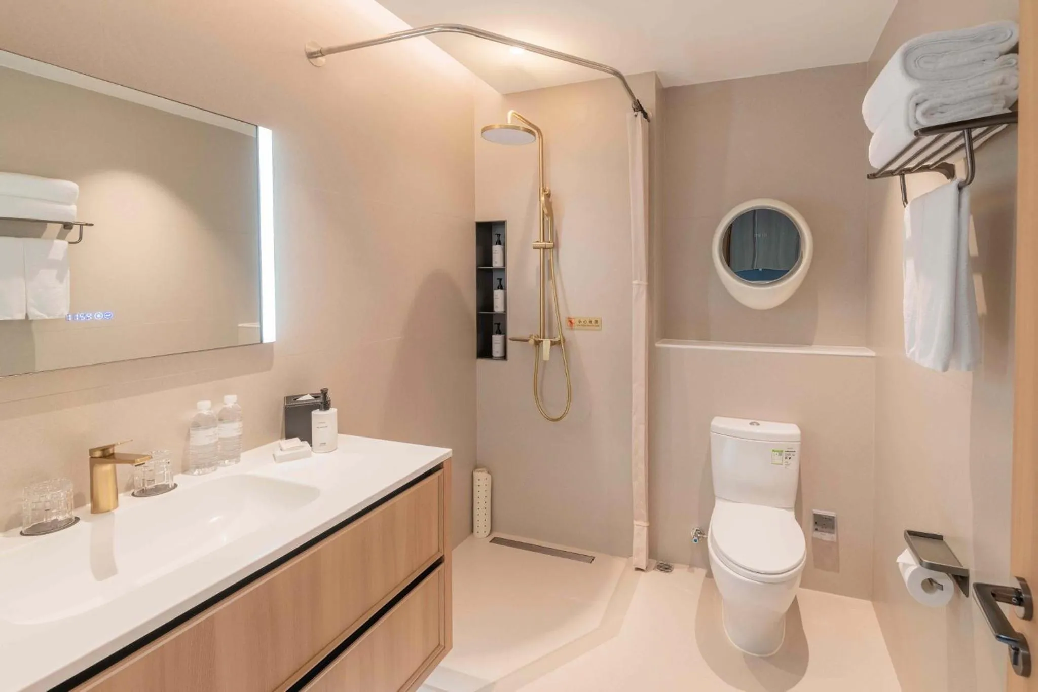 Photo of the whole room in InterContinental Hotels Shanghai Jing'An Ser Apt.by IHG