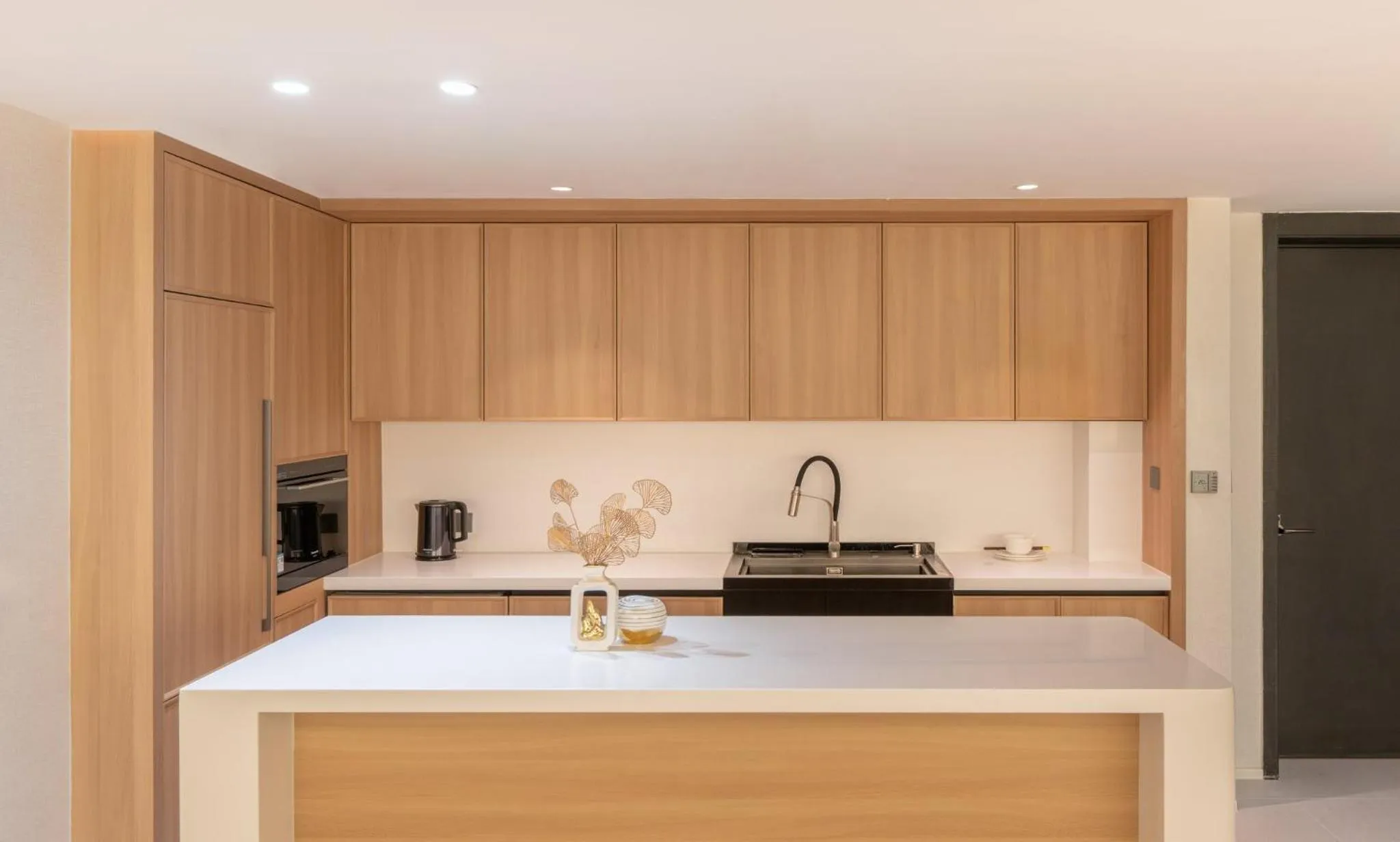 Photo of the whole room in InterContinental Hotels Shanghai Jing'An Ser Apt.by IHG