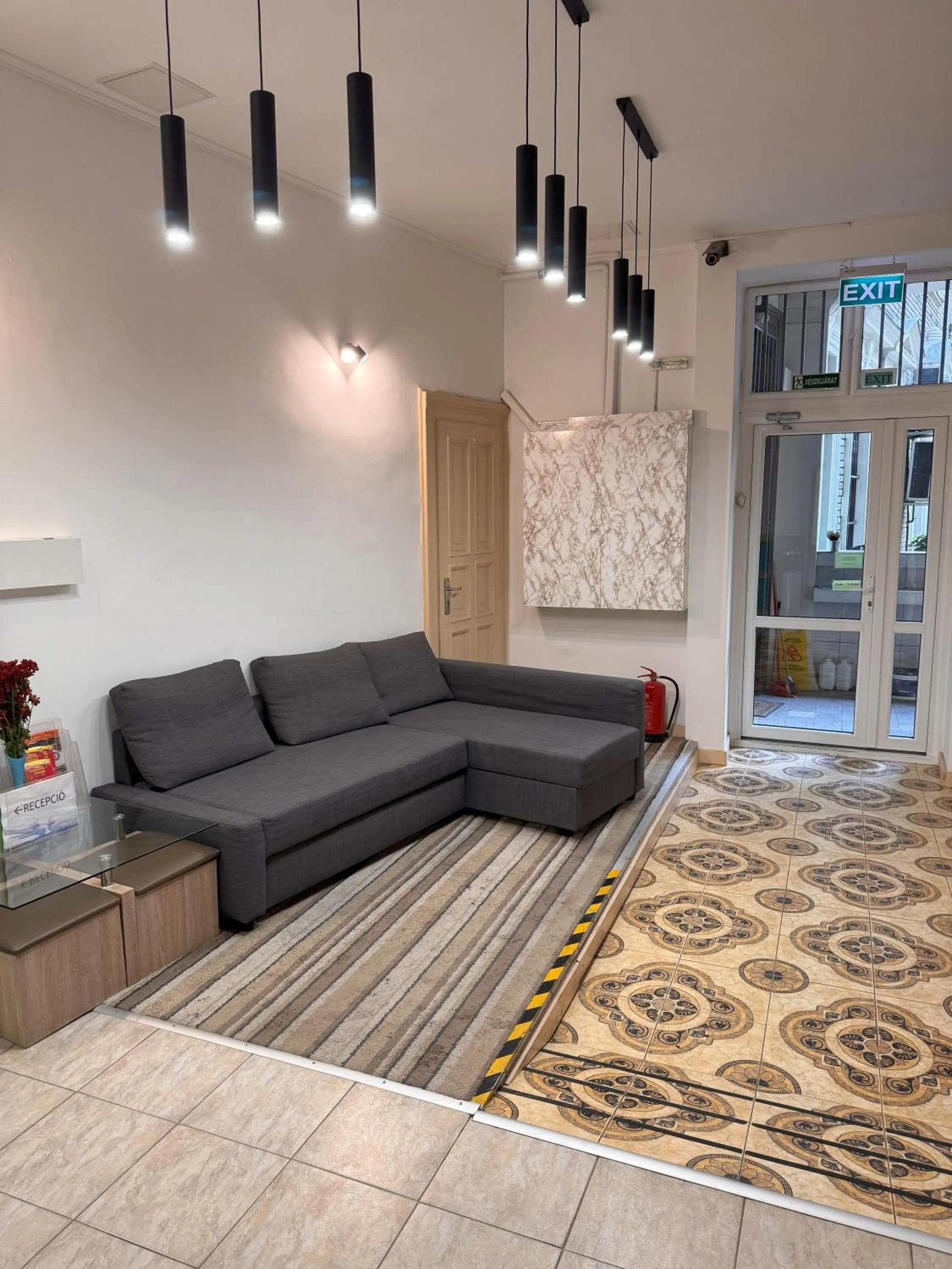 Lounge or bar in Omega Guesthouse Budapest