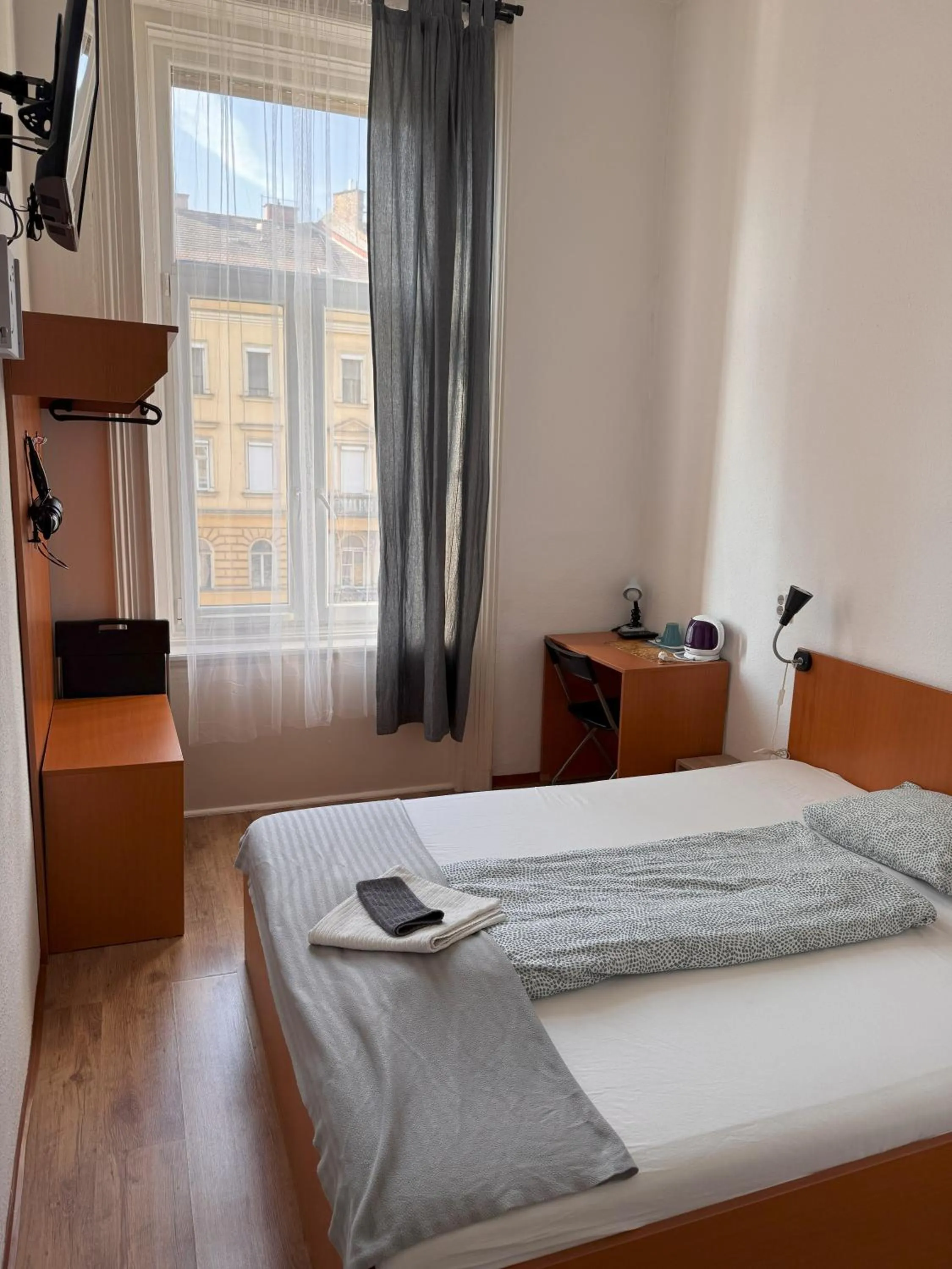 Photo of the whole room, Bed in Omega Guesthouse Budapest