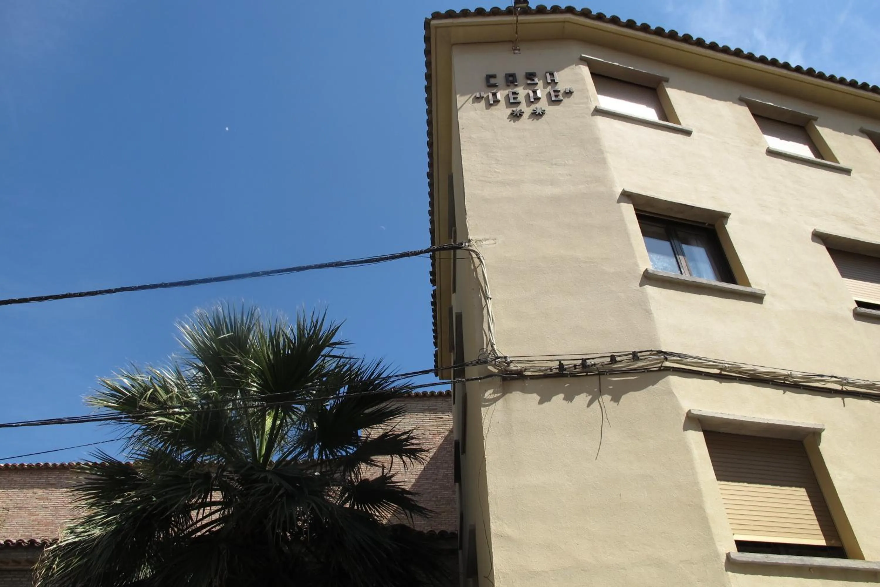 Facade/entrance in Hostal Casa Pepe