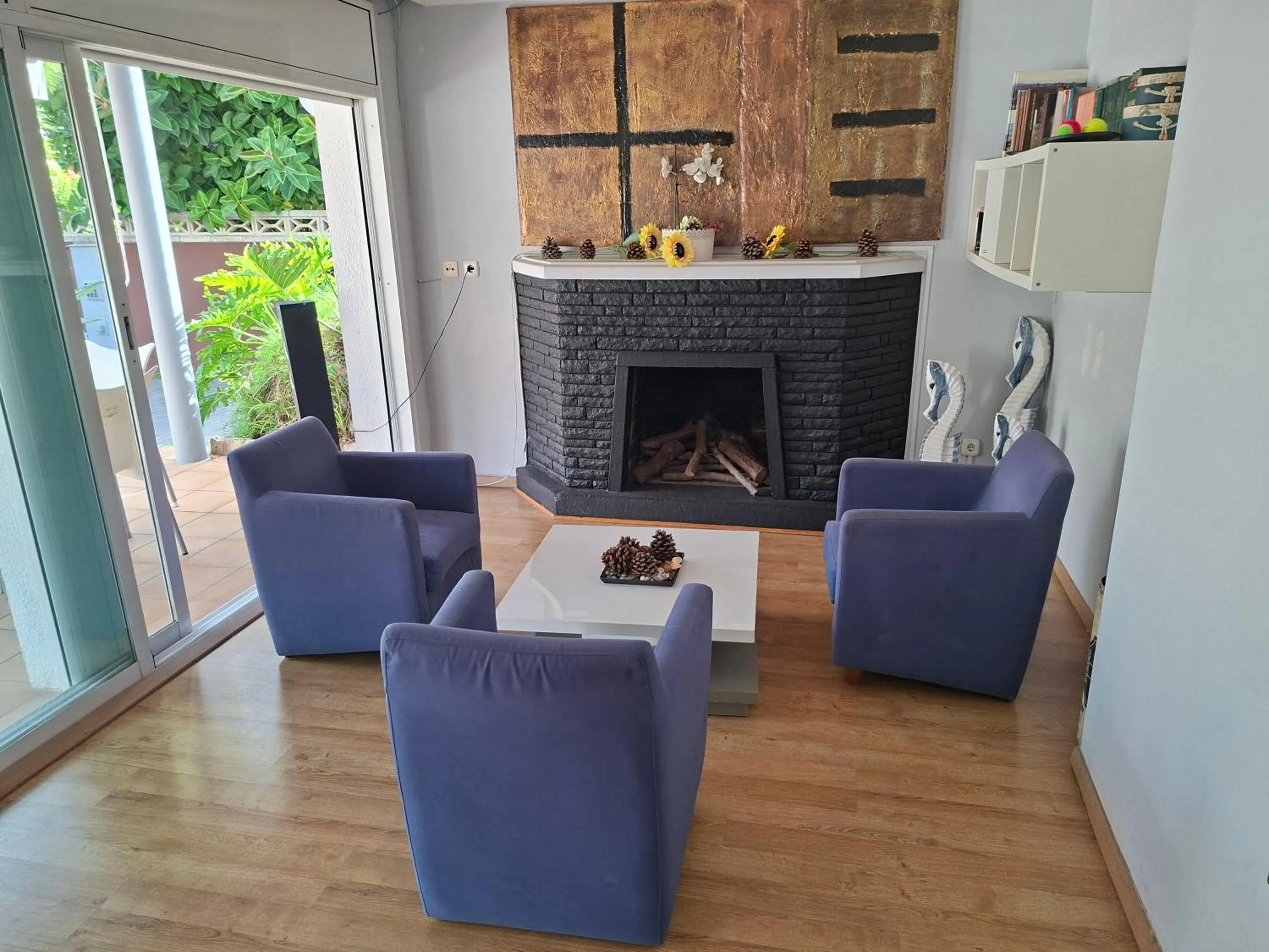 Communal lounge/ TV room in Hotel 139