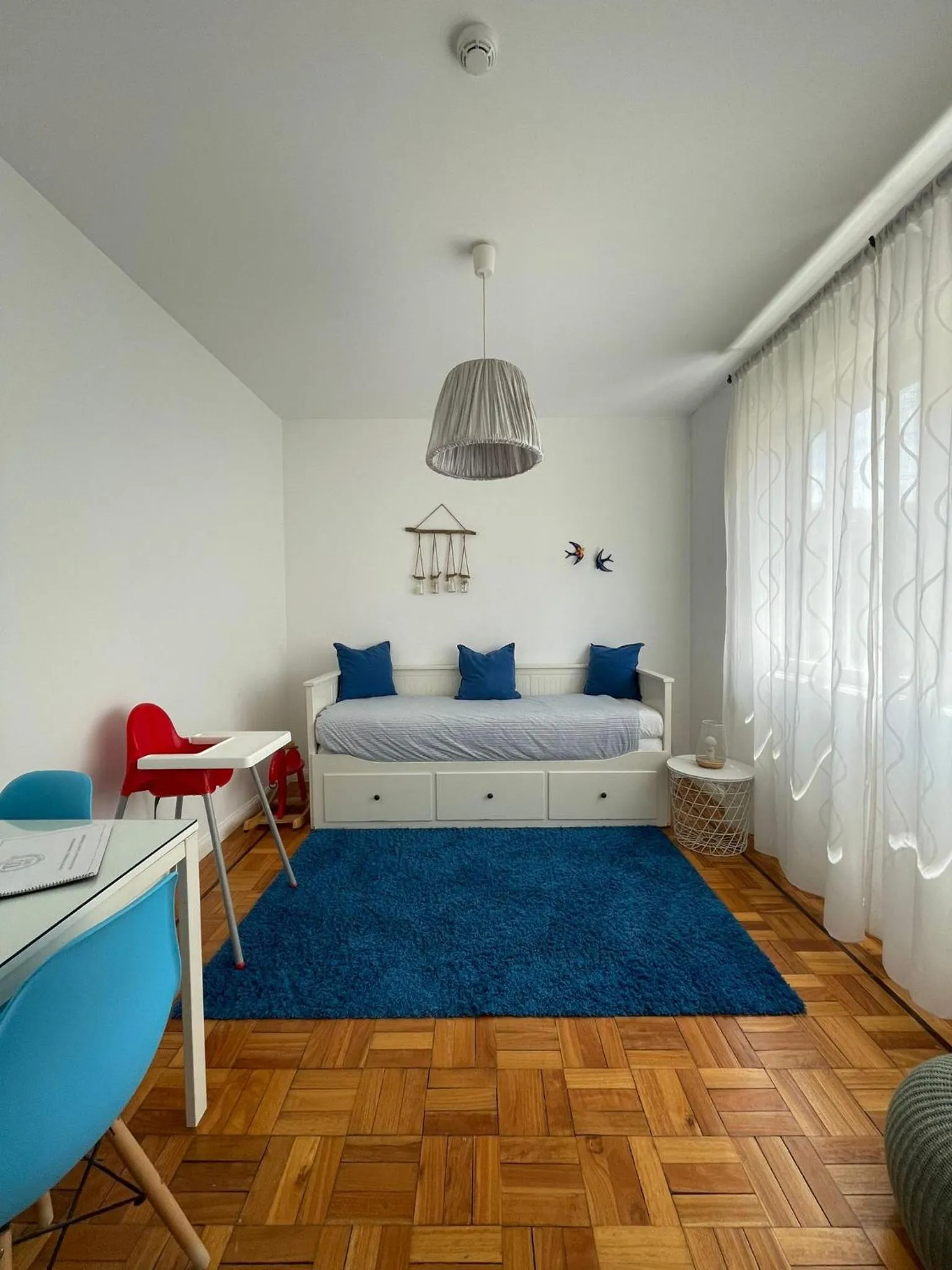 Bedroom, Bed in 100 Contos