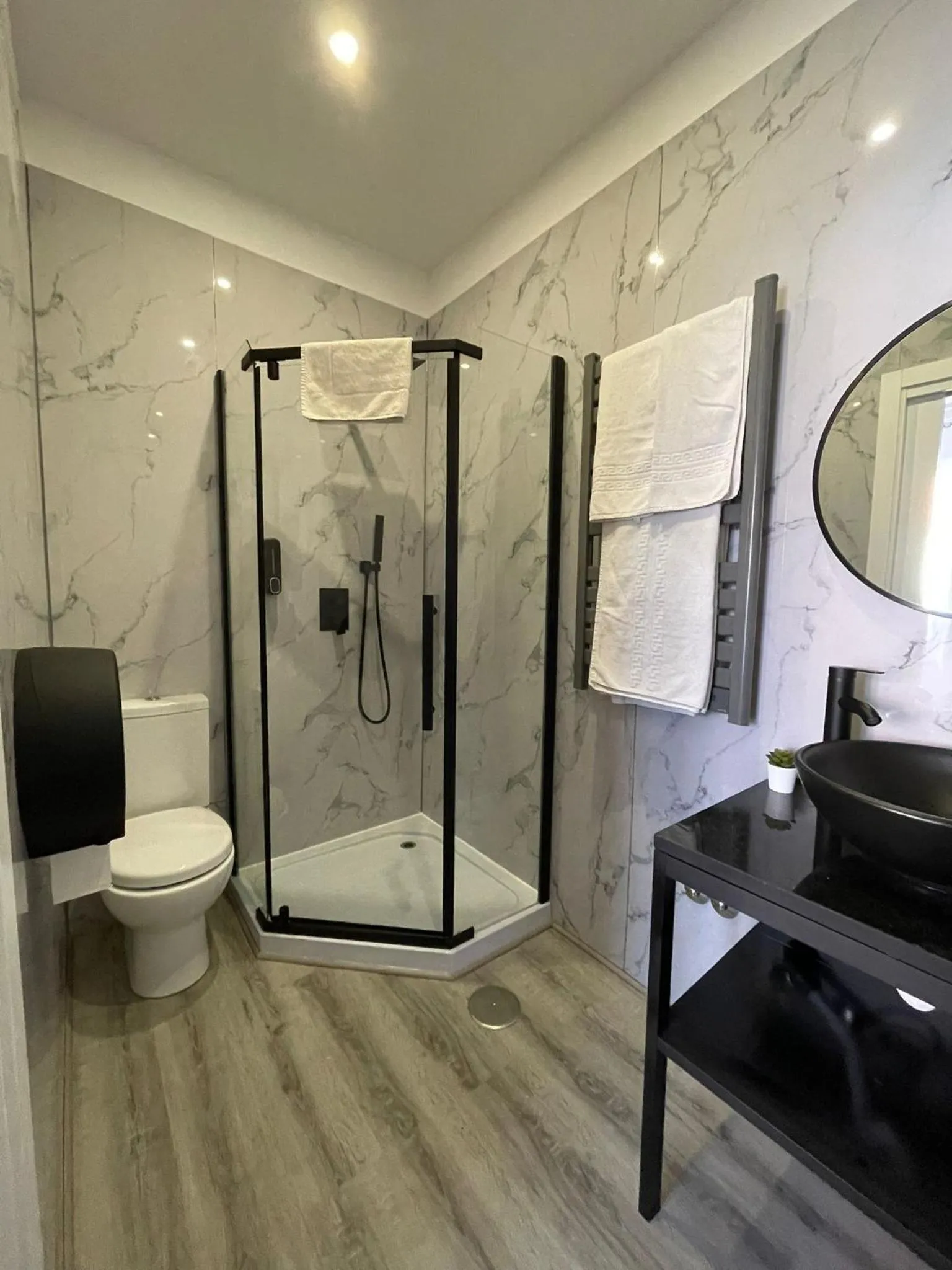 Shower in 100 Contos