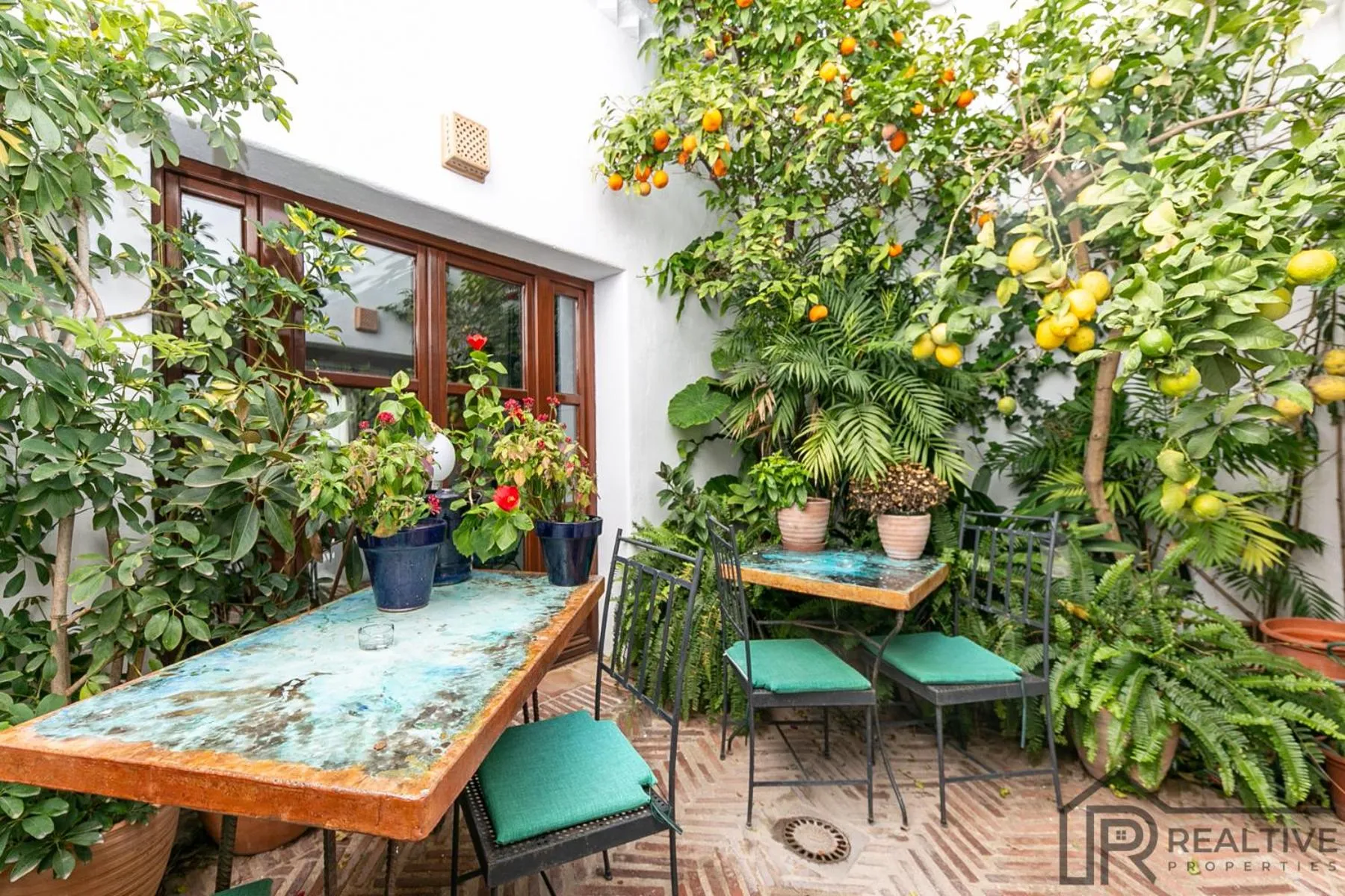 Patio in La Casa de la Iglesia