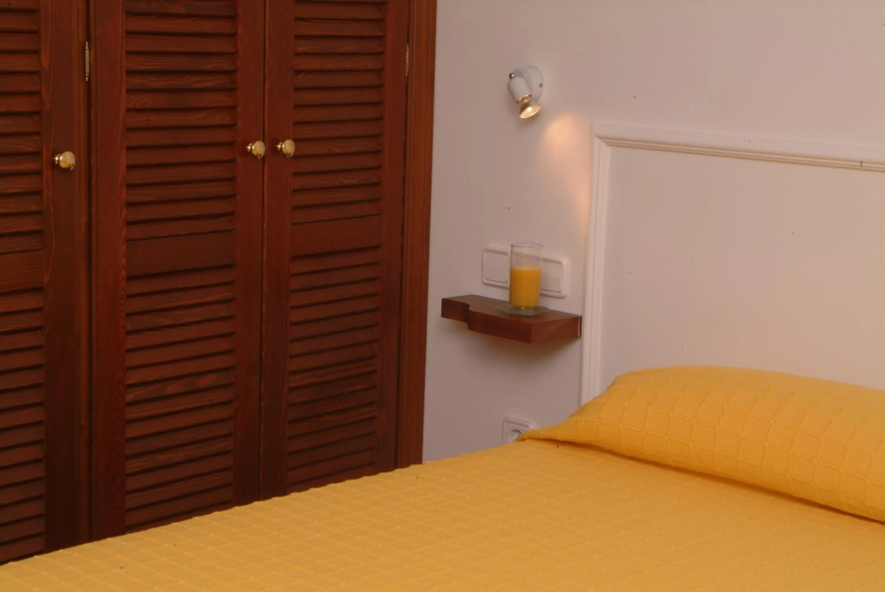 Double Room with Private Bathroom in La Casa de la Iglesia