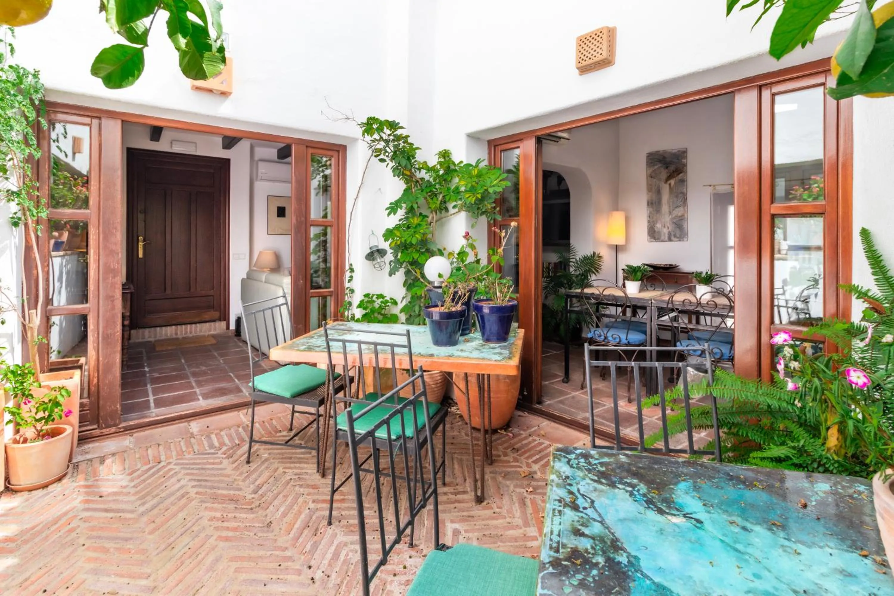 Patio in La Casa de la Iglesia