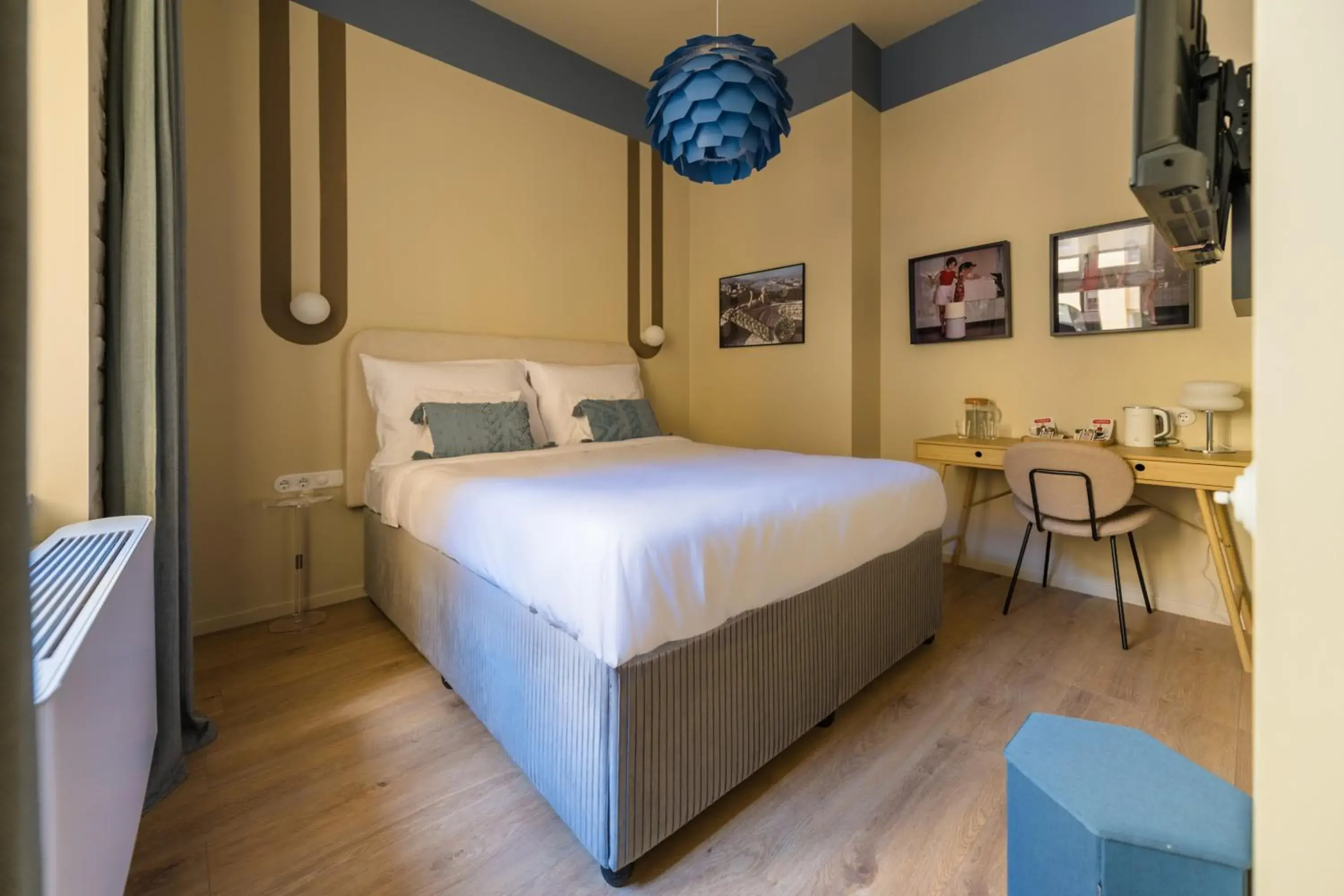 Small Double Room in East-West Budapest Boutique Hotel Small Double Room in East-West Budapest Boutique Hotel