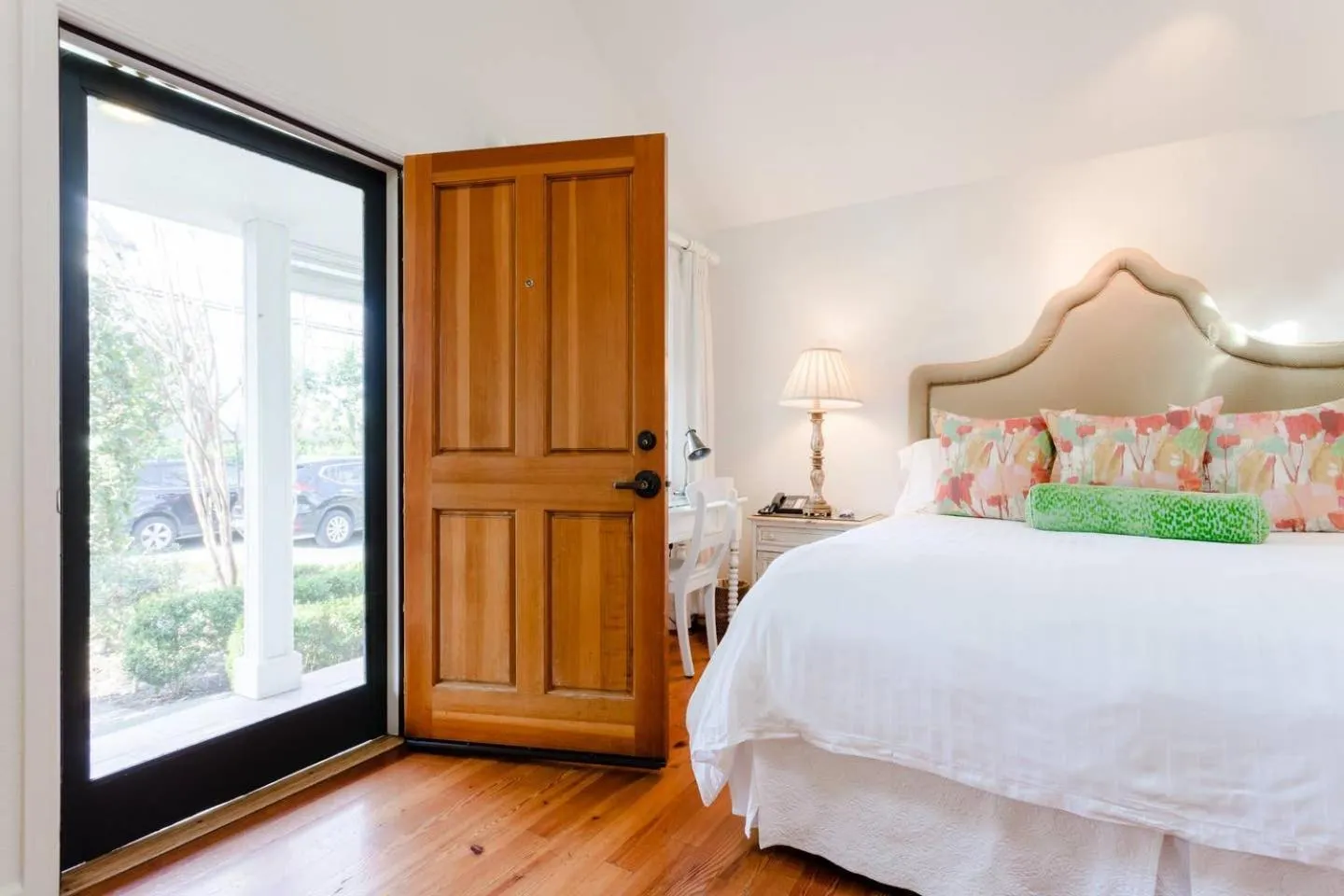 Bedroom, Bed in Cottage Grove Inn