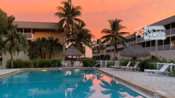 Swimming pool in Sanibel Siesta on the Beach