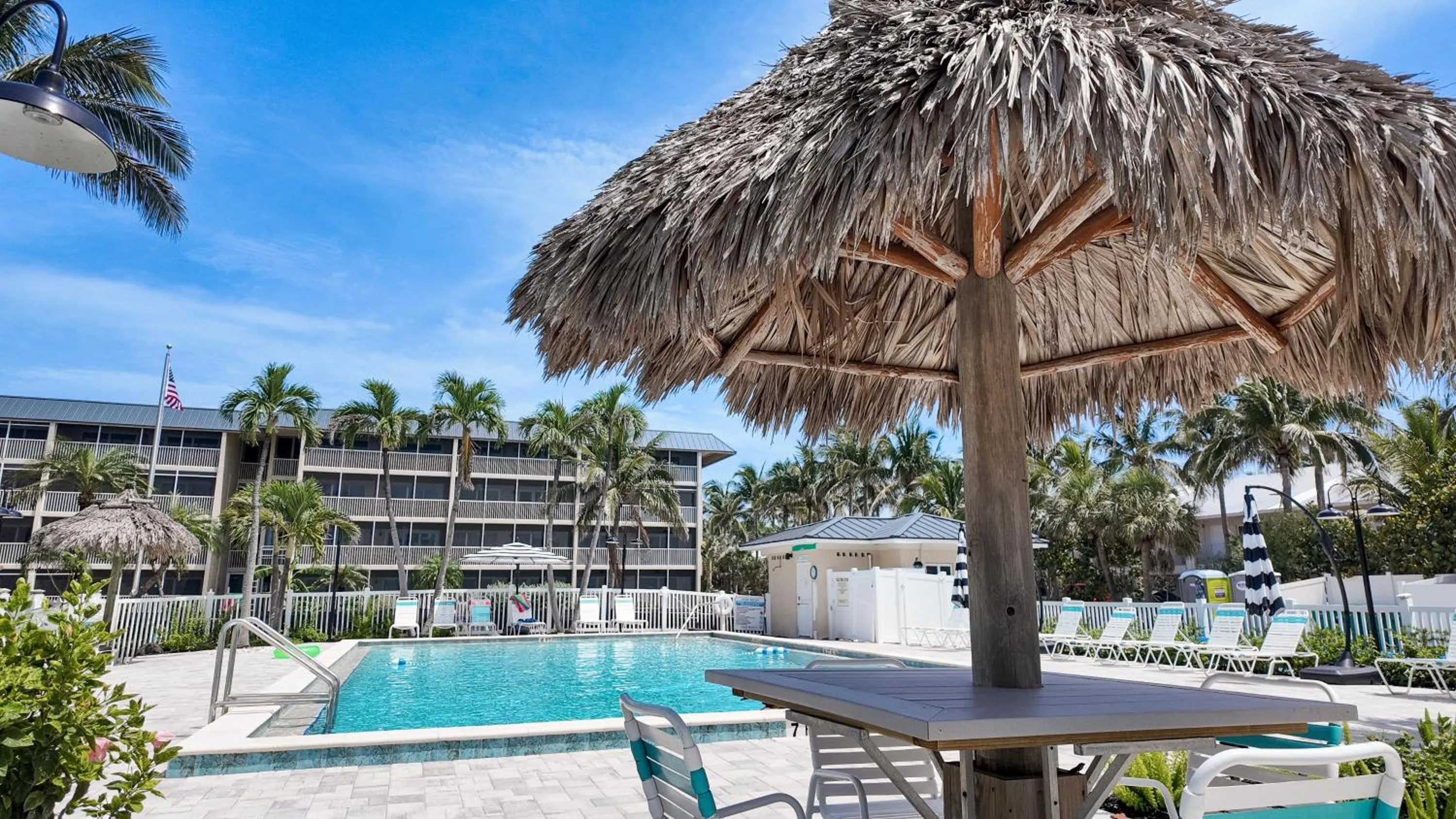 Pool view in Sanibel Siesta on the Beach