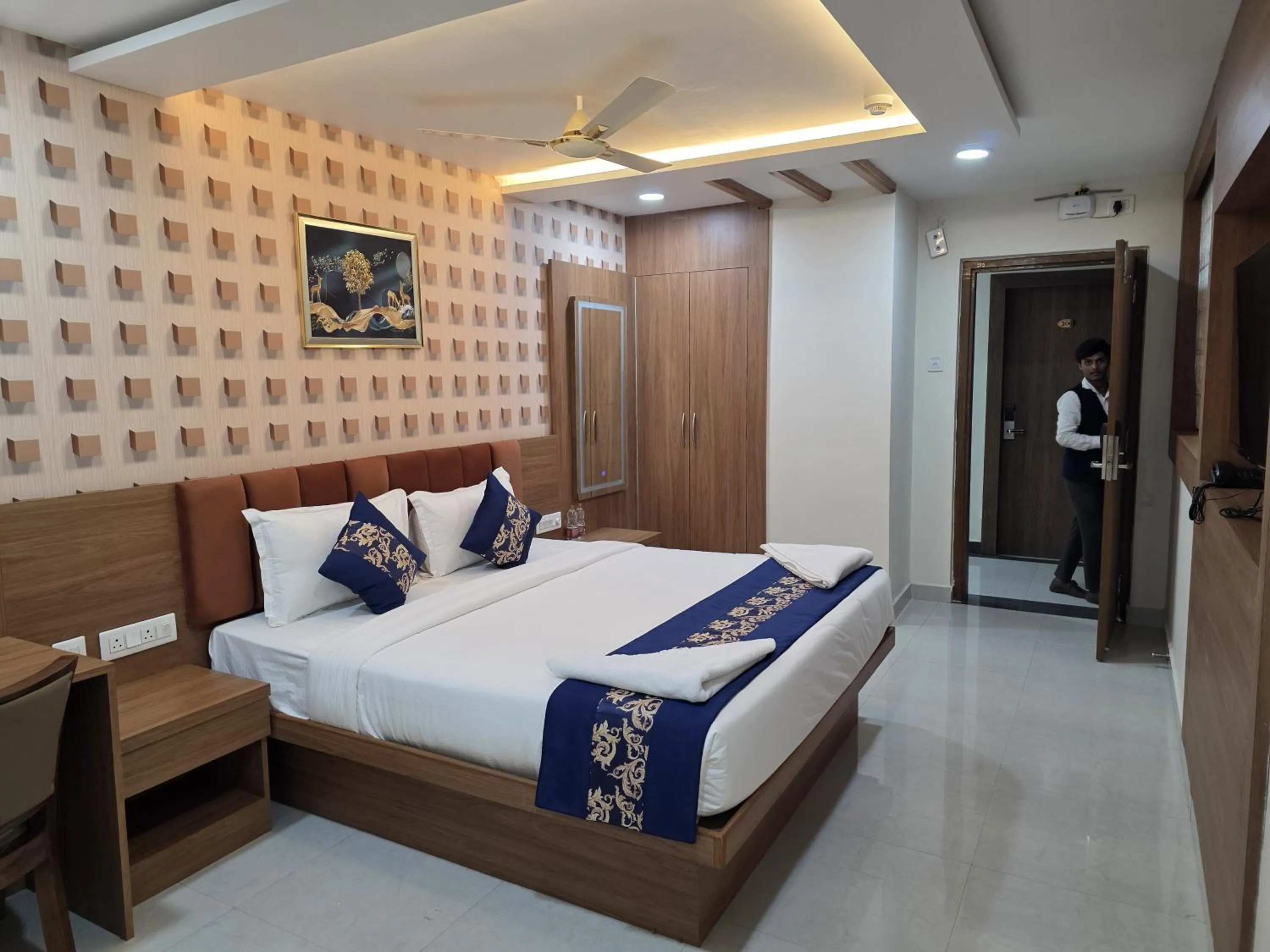 Bedroom, Bed in Hotel Deccan Park