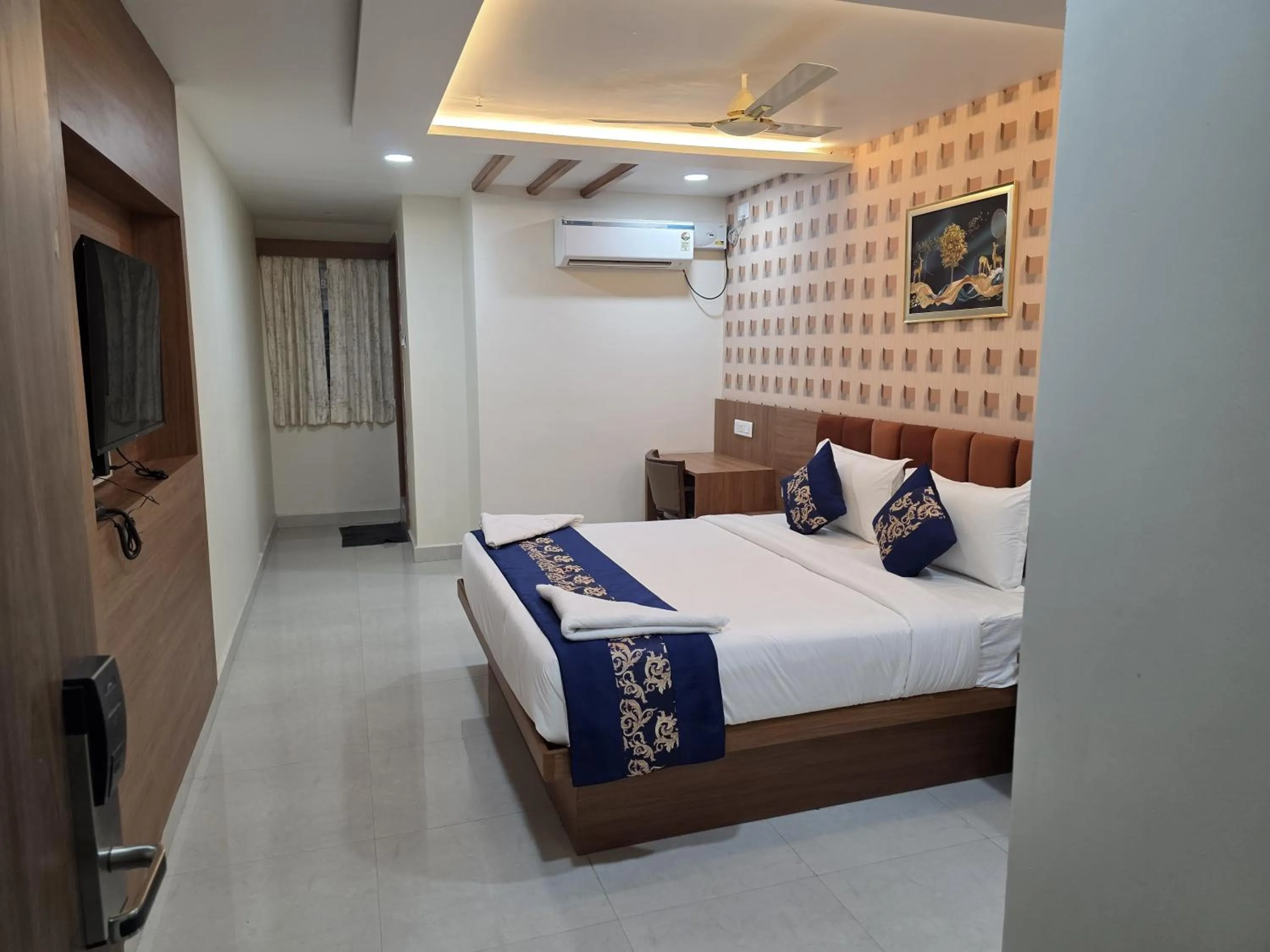 Bedroom, Bed in Hotel Deccan Park