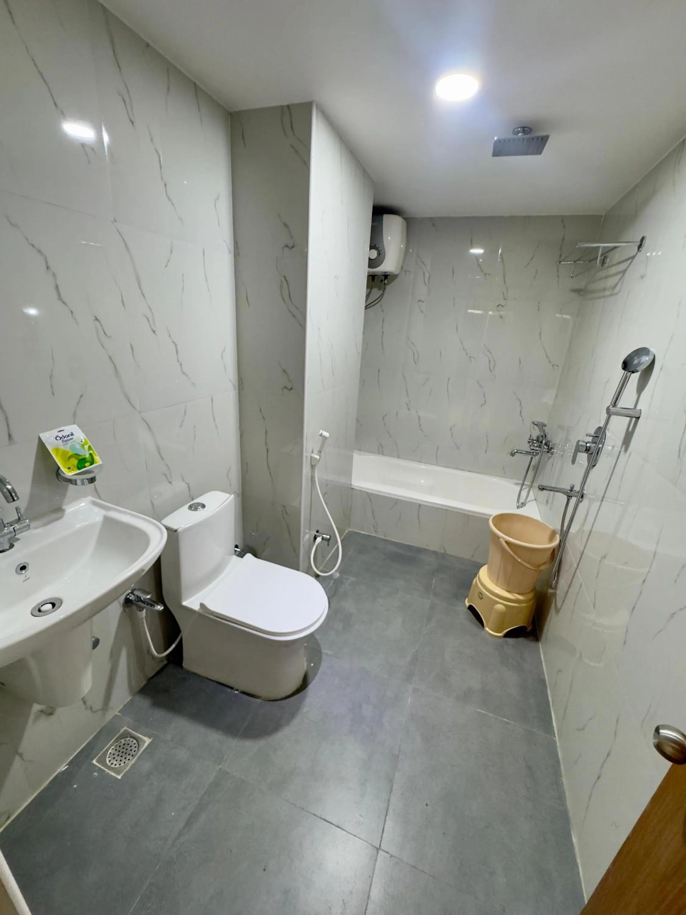 Shower in Hotel Deccan Park