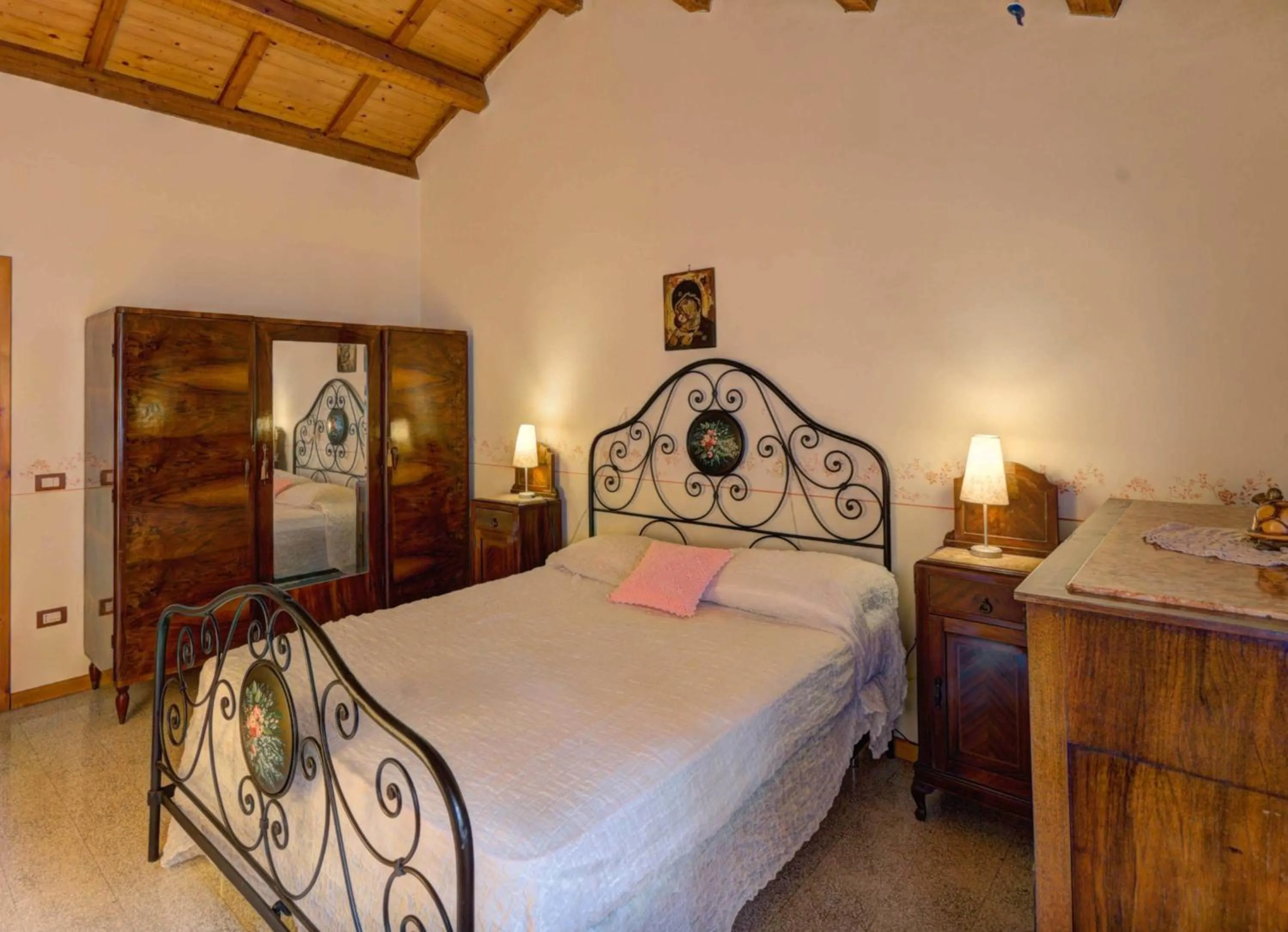 Photo of the whole room, Bed in Il Casale Di Montefreddo