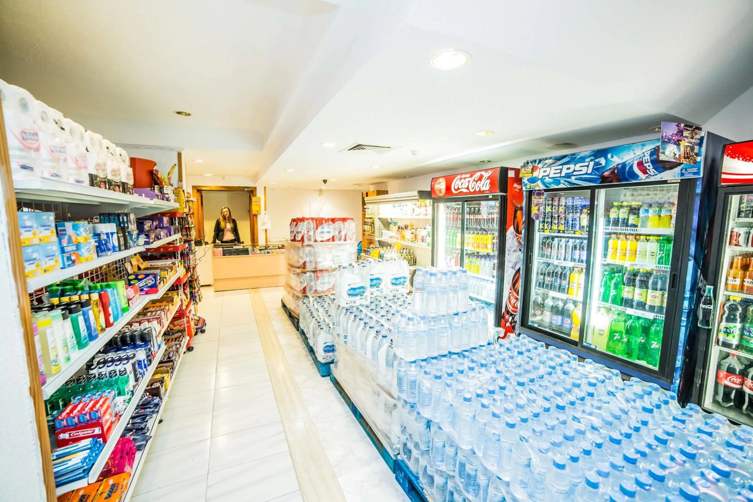 On-site shops in Pierre & Vacances Mallorca Deya - Adults recommended