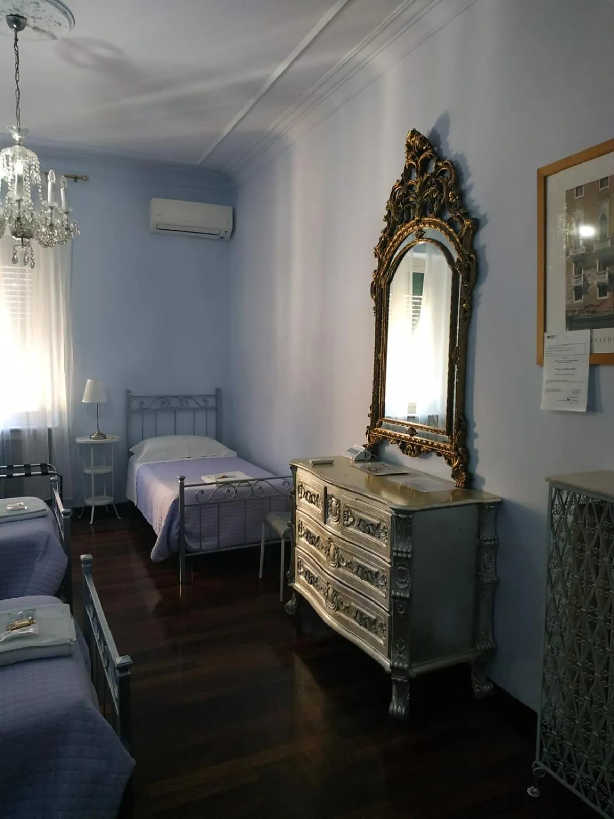 Photo of the whole room, Bed in Around The Corner Colosseo B&B