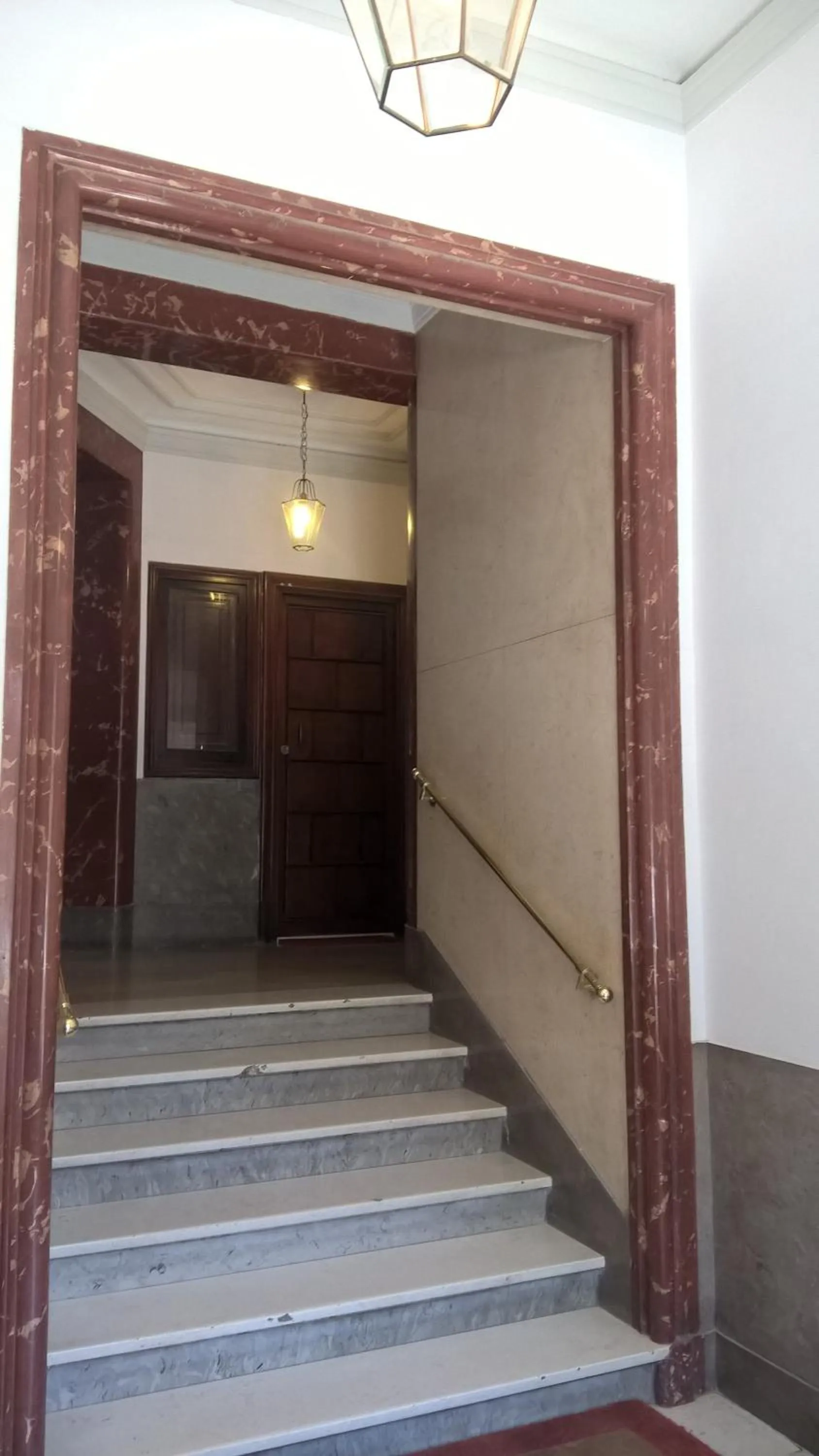 Facade/entrance in Around The Corner Colosseo B&B