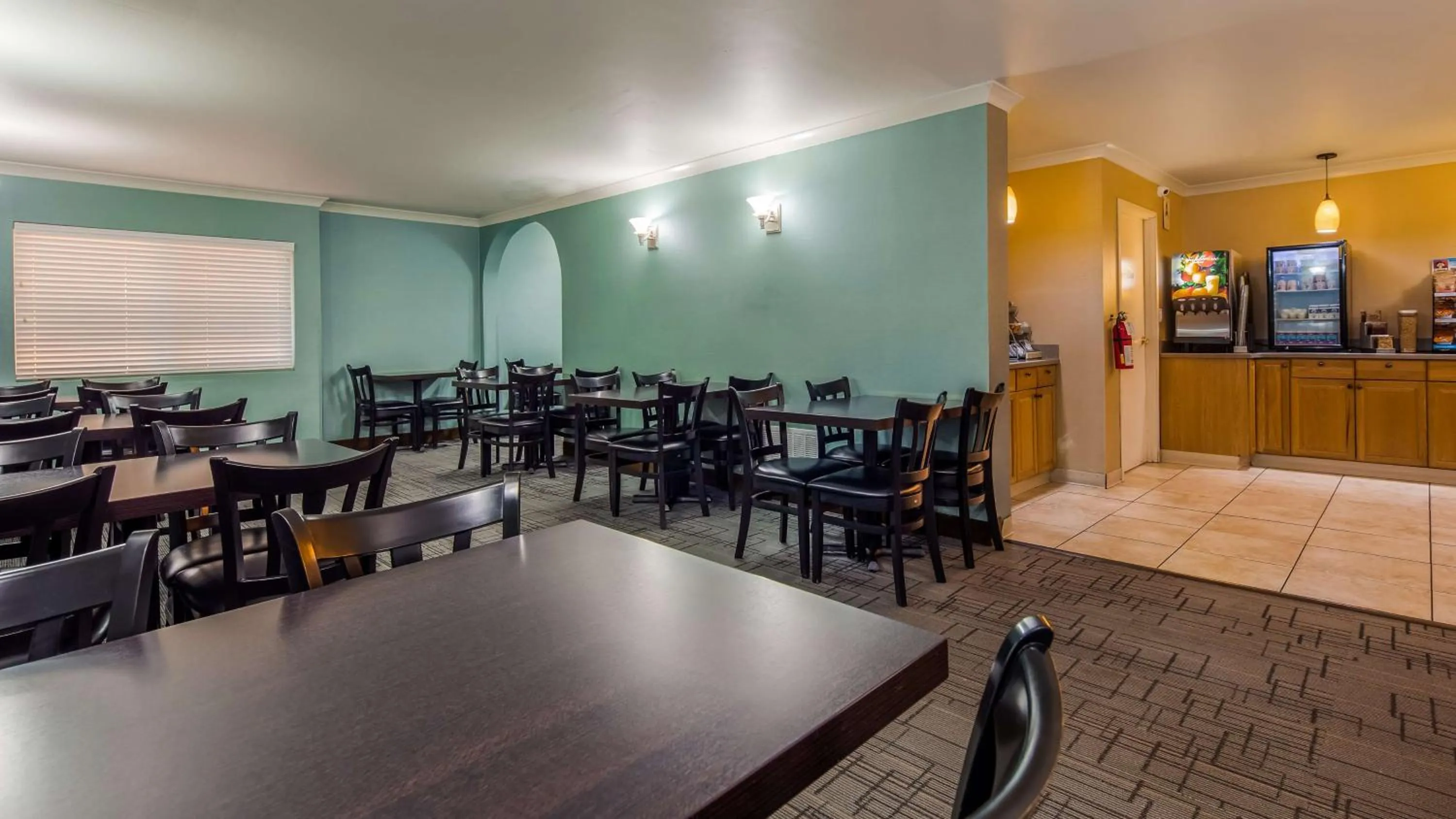 Restaurant/places to eat in Best Western PLUS La Mesa San Diego